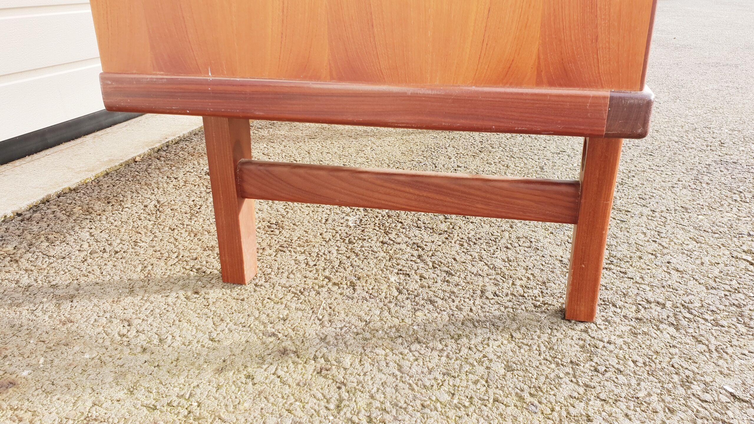 Scandinavian secretary cabinet
