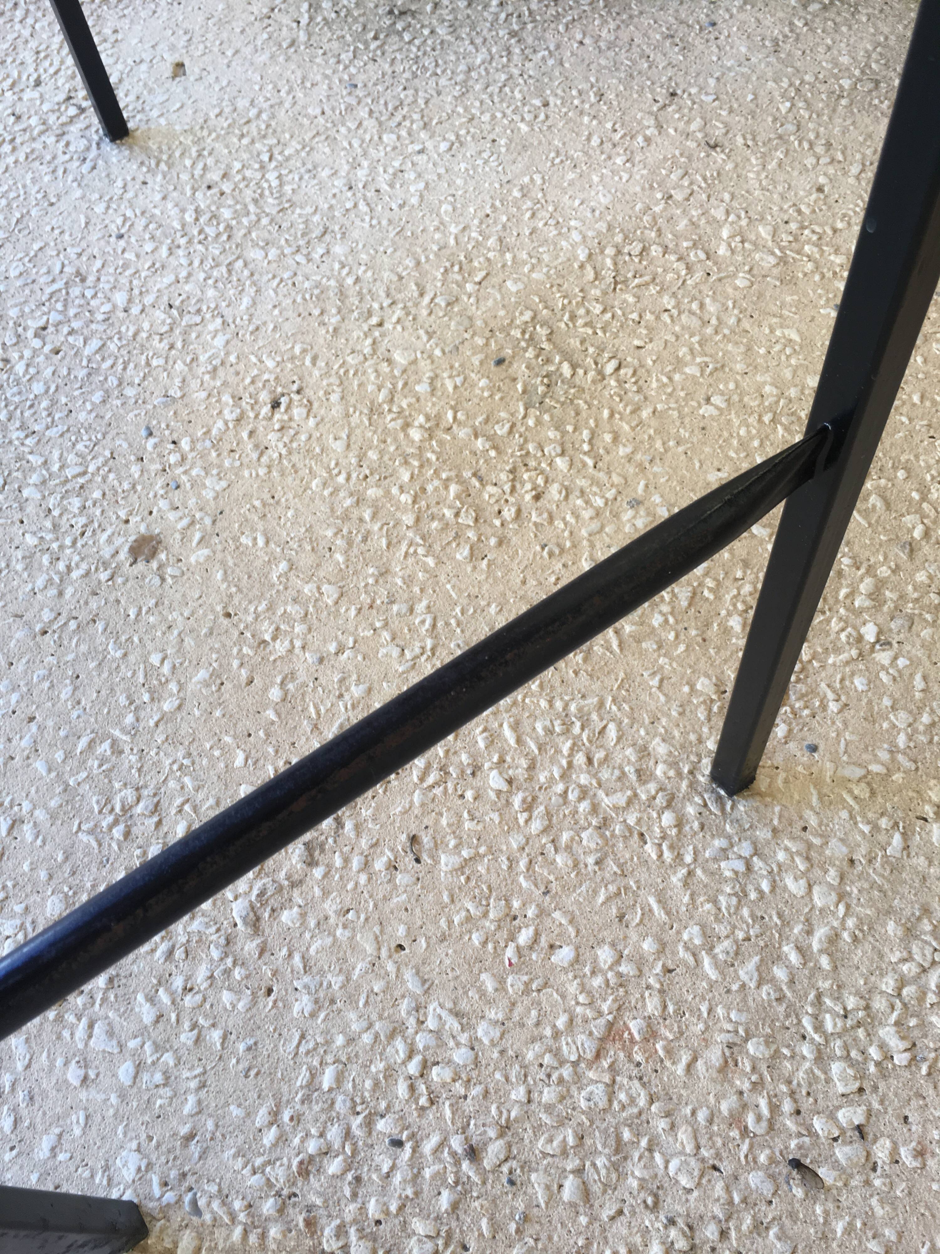Desk with drawers and tubular metal feet