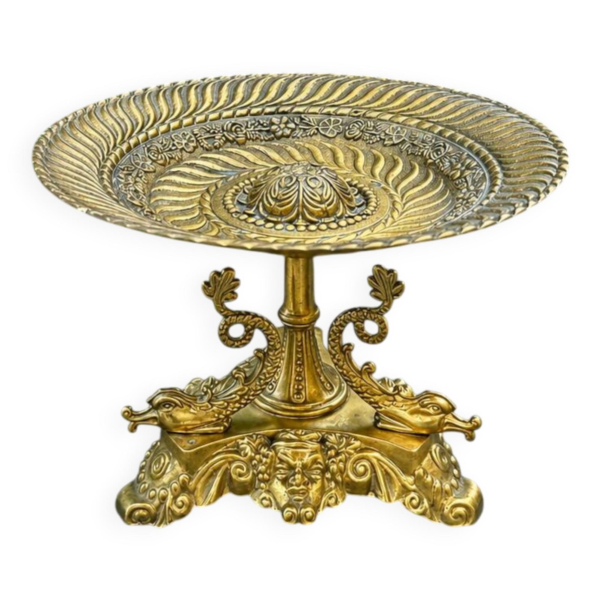 Large fruit bowl in solid brass Neo-Renaissance