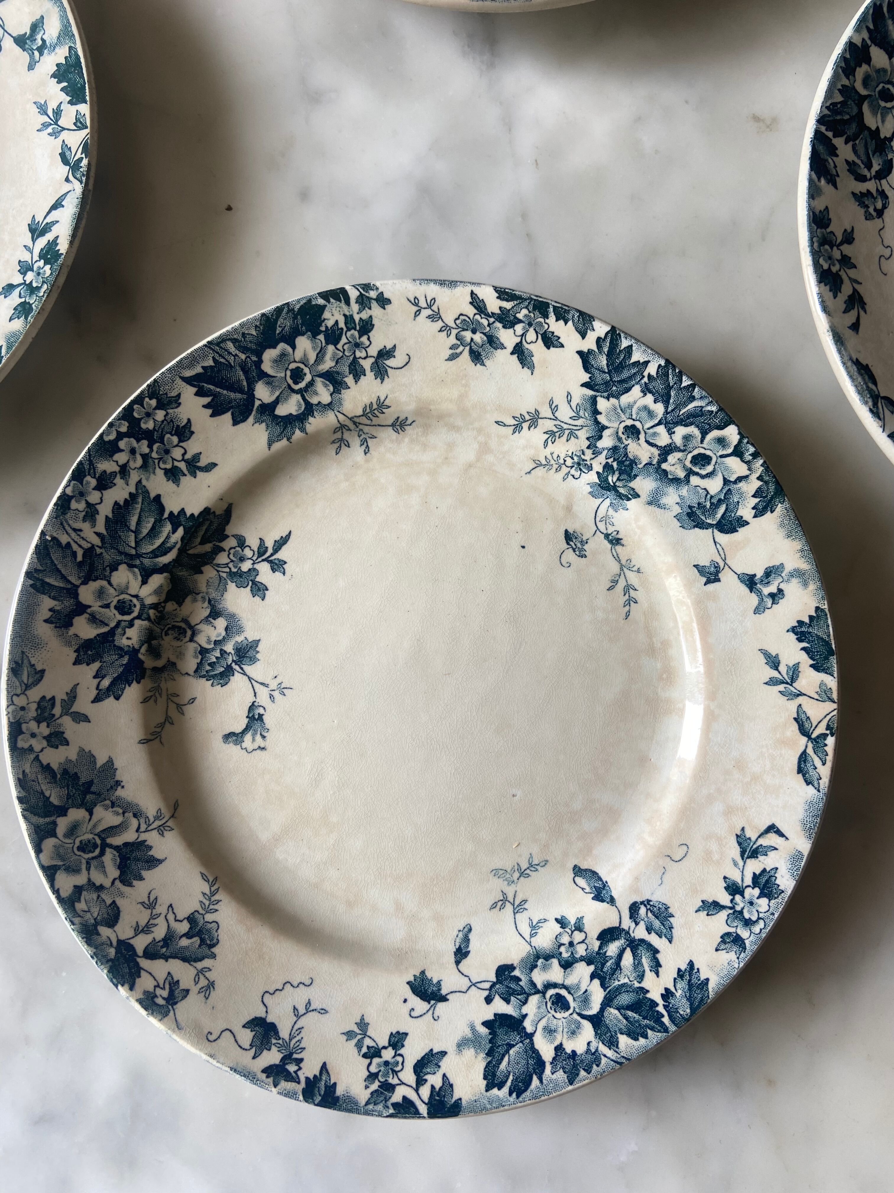 Series of 4 ceramic dessert plates from Saint Amand