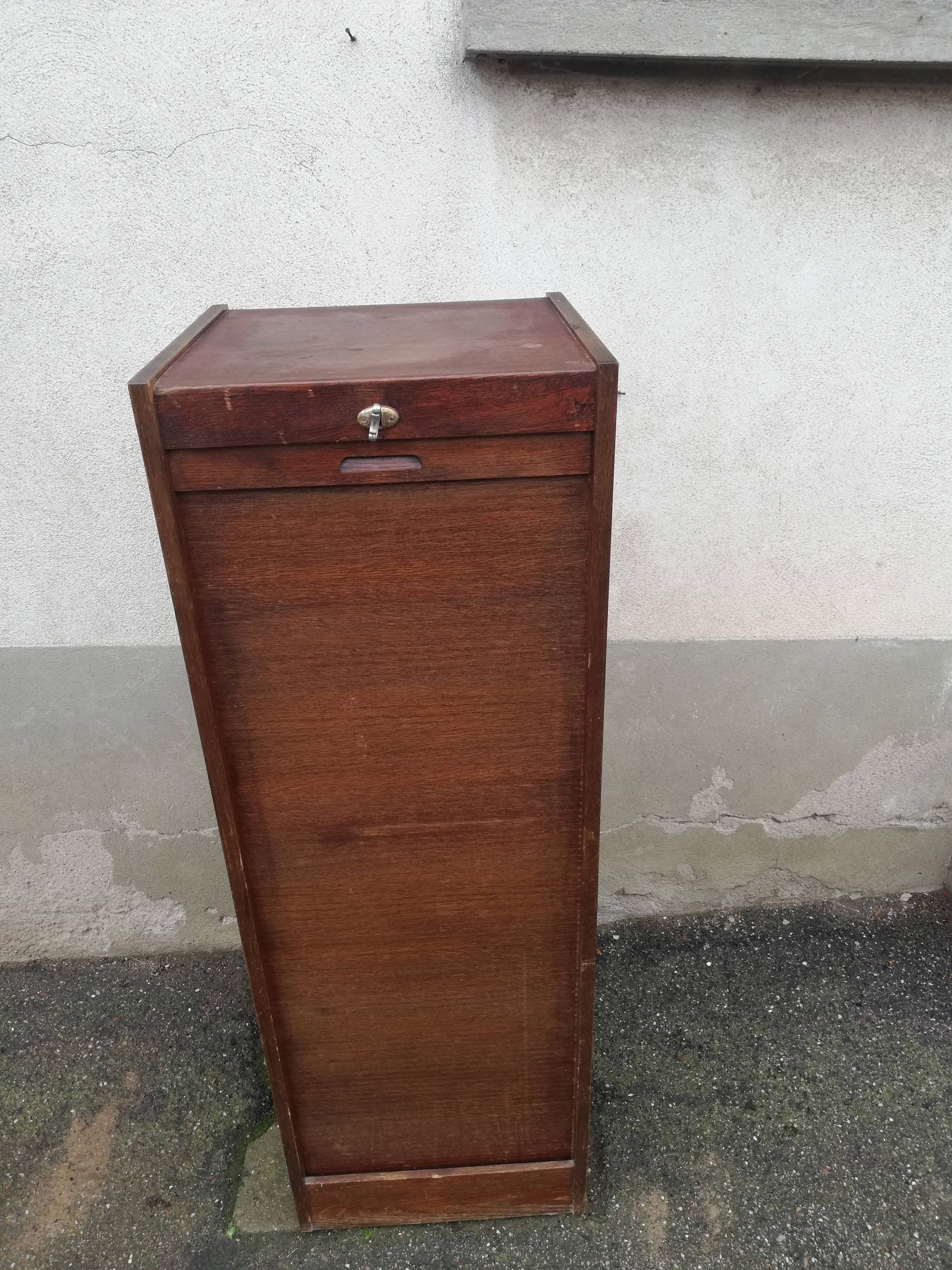 Cabinet binder 1 curtain