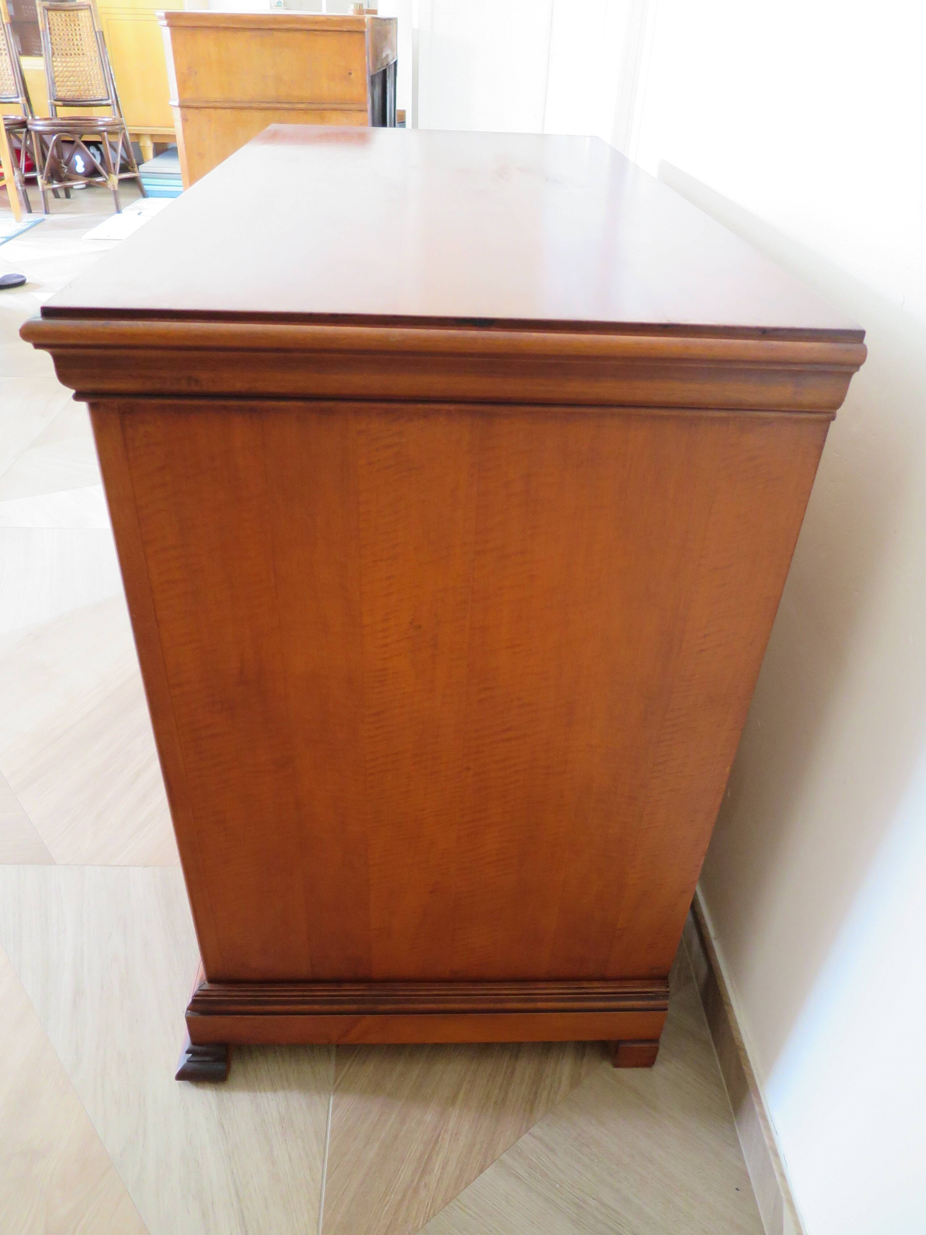 Elegant cherry wood chest of drawers – 3 drawers – 80s