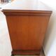 Elégante commode  en merisier – 3 tiroirs –Années 80