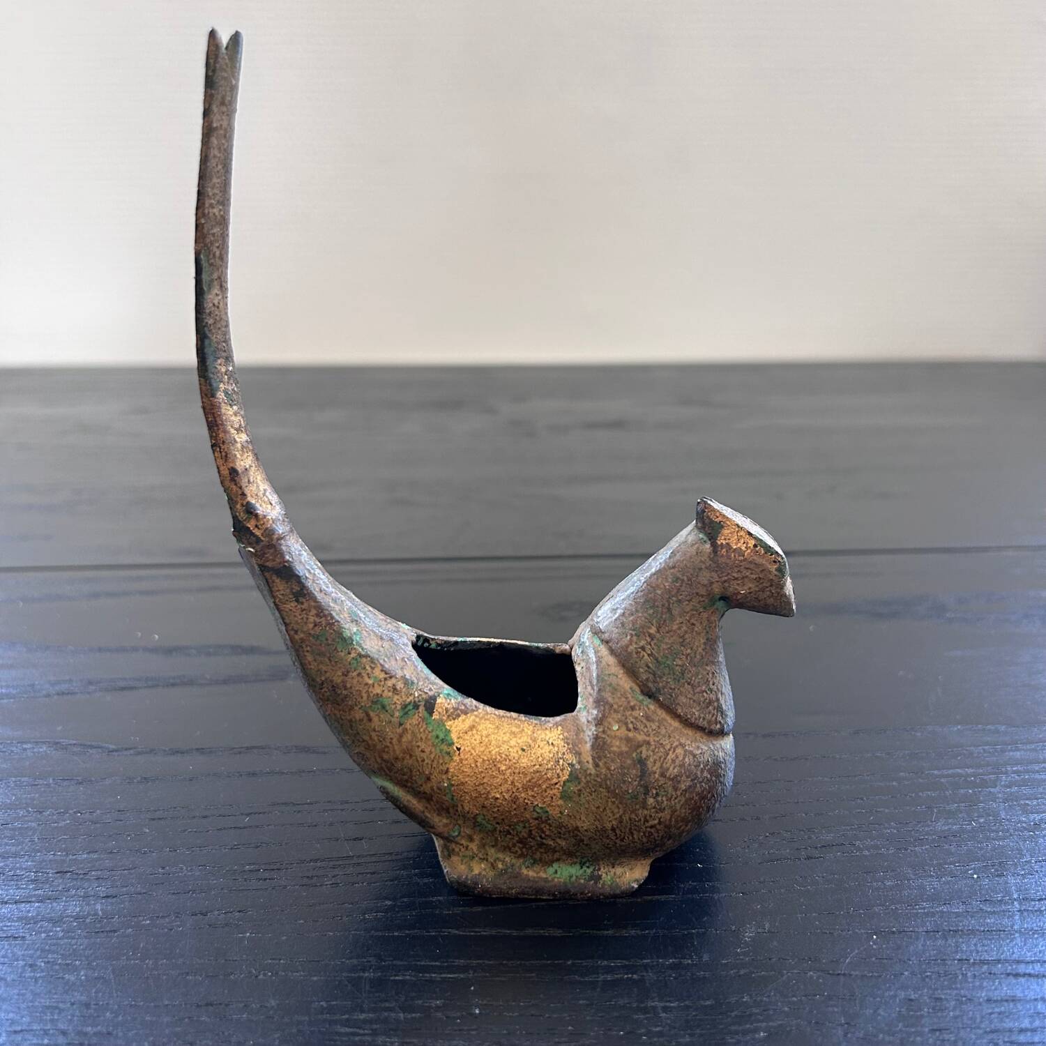 Zoomorphic ashtray in patinated bronze