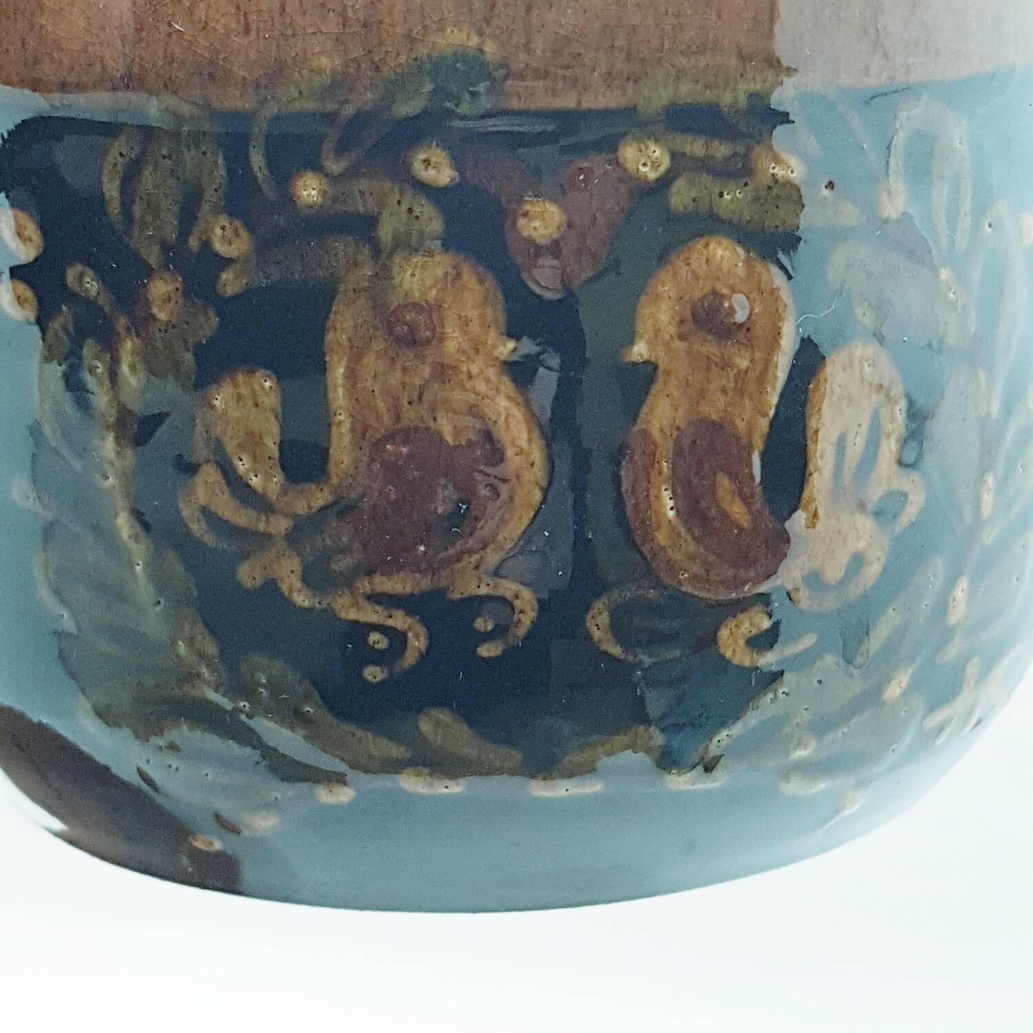 Cloche à beurre en poterie