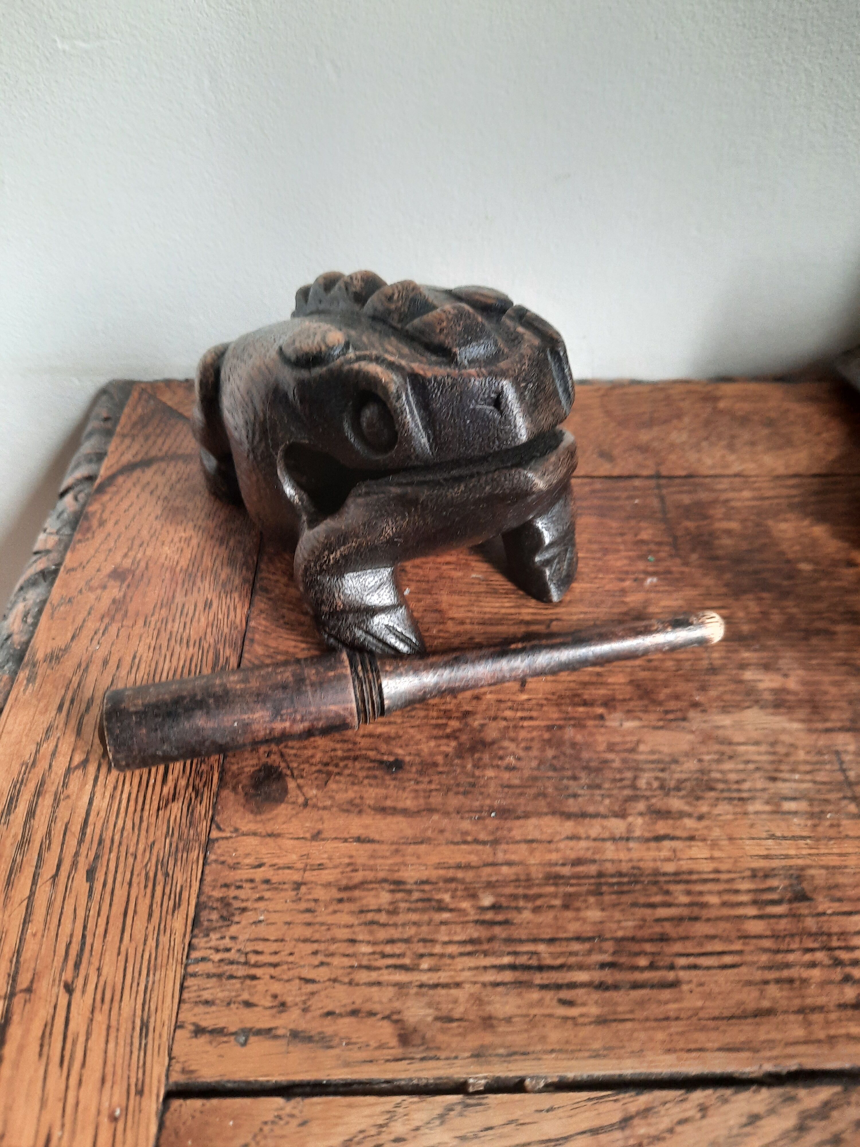Wooden musical frog