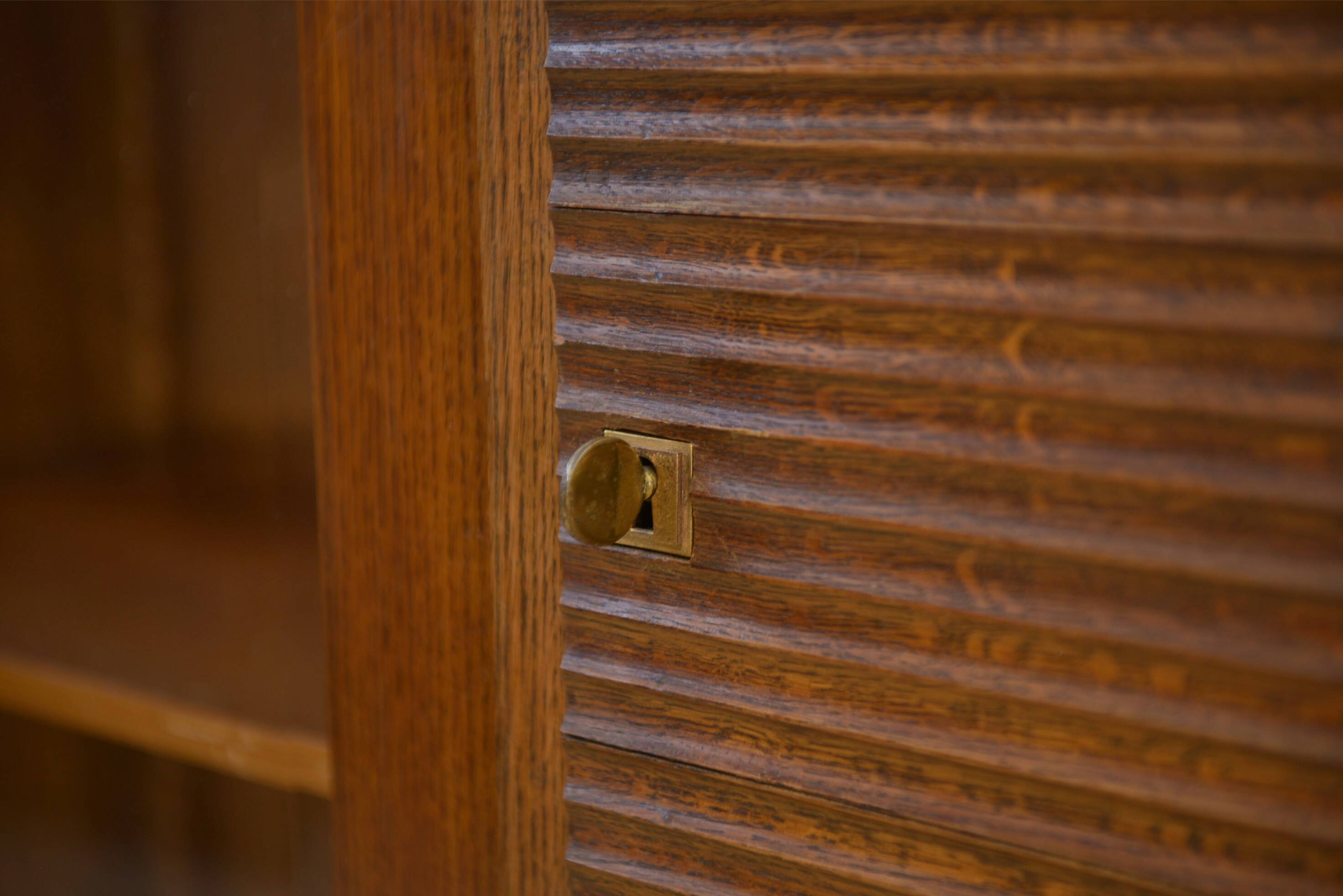 Brutalist display cabinet in oak by Charles Dudouyt, 1940s.