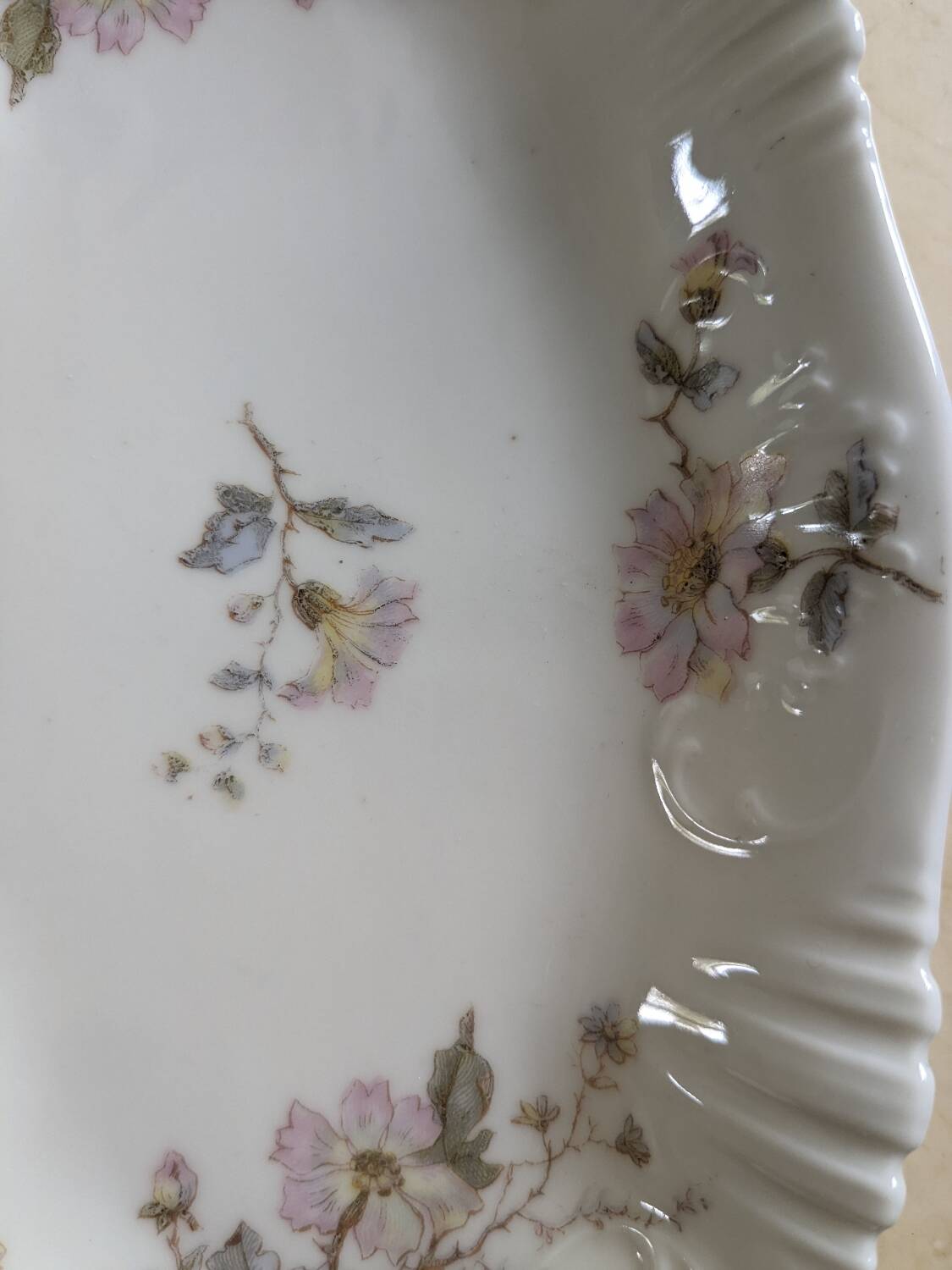 Four earthenware bowls A Hache & Compagnie Vierzon