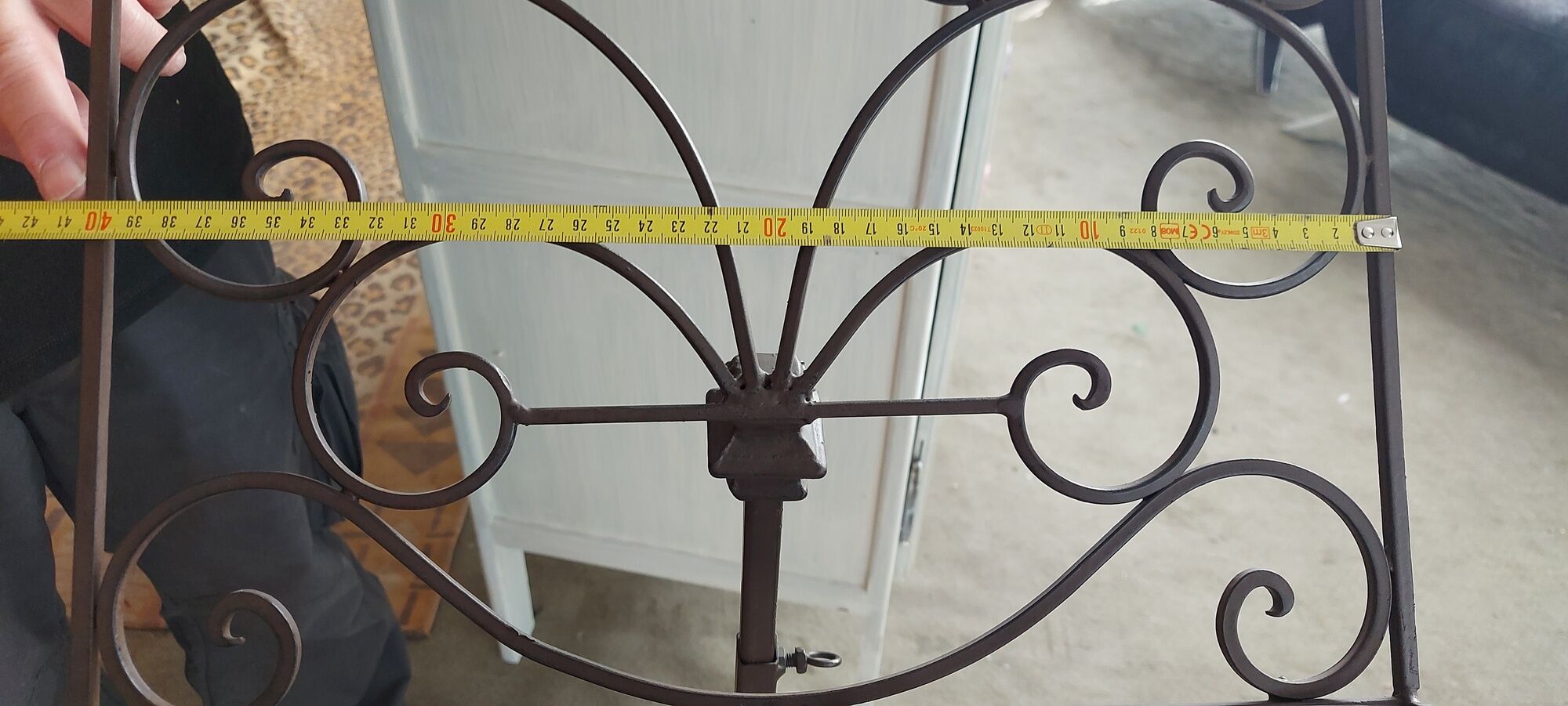 Wrought iron easel
