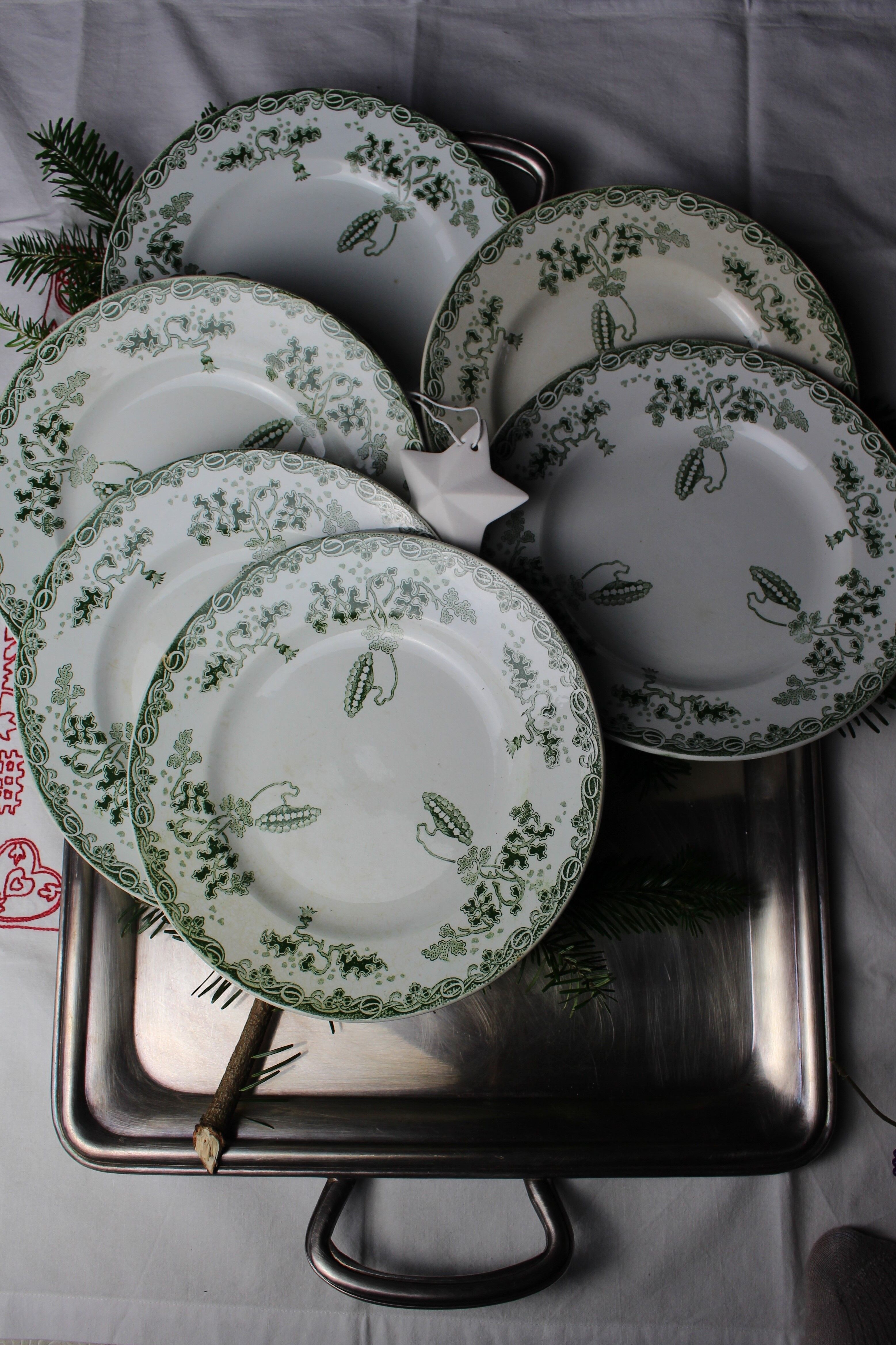 Lot of 6 flat plates "Modern Style"