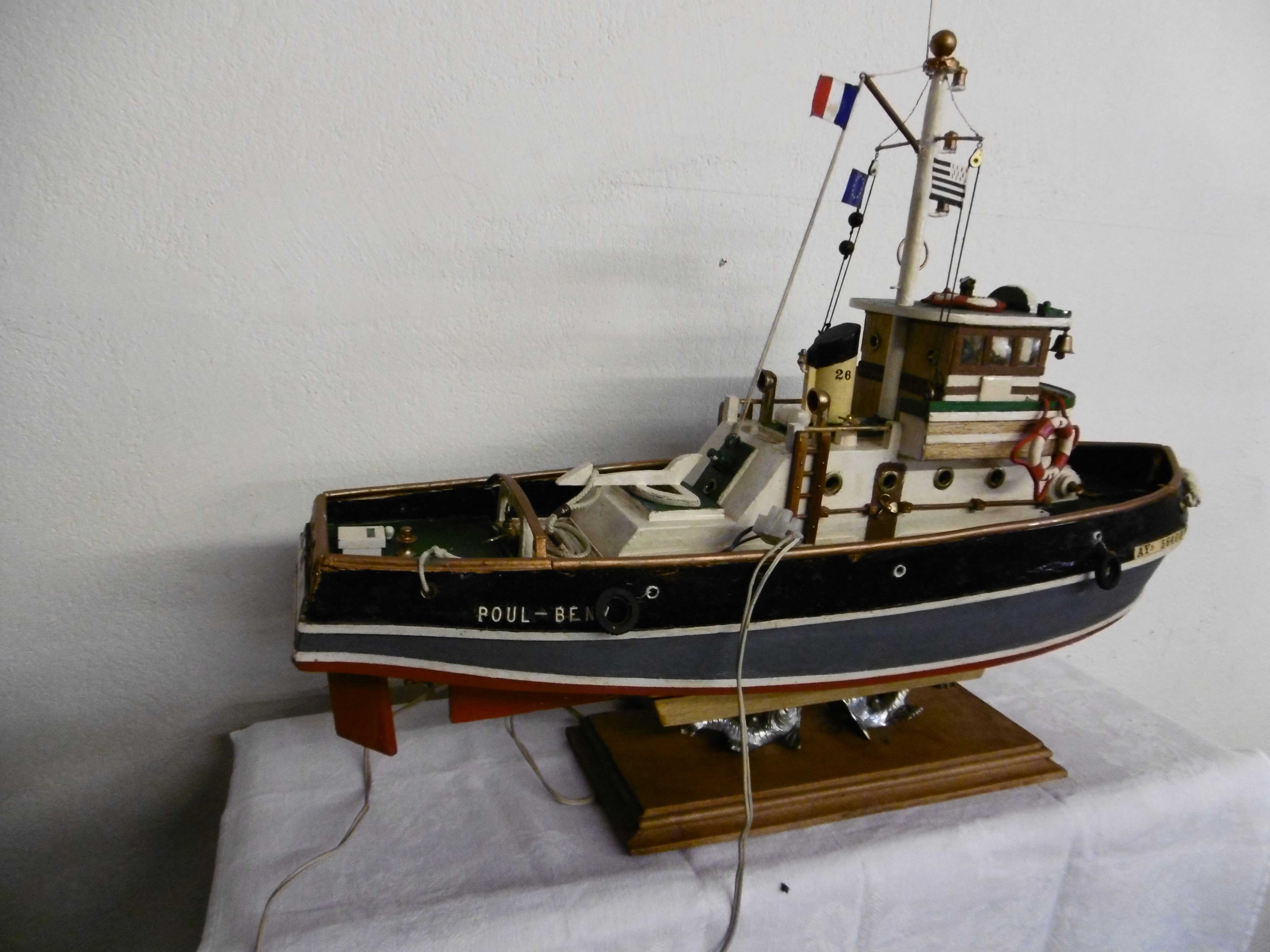 Maquette de bateau, remorqueur abeille 26