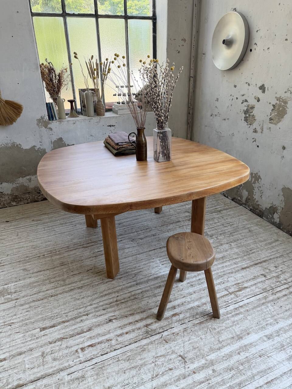 Round XL constructivist table
