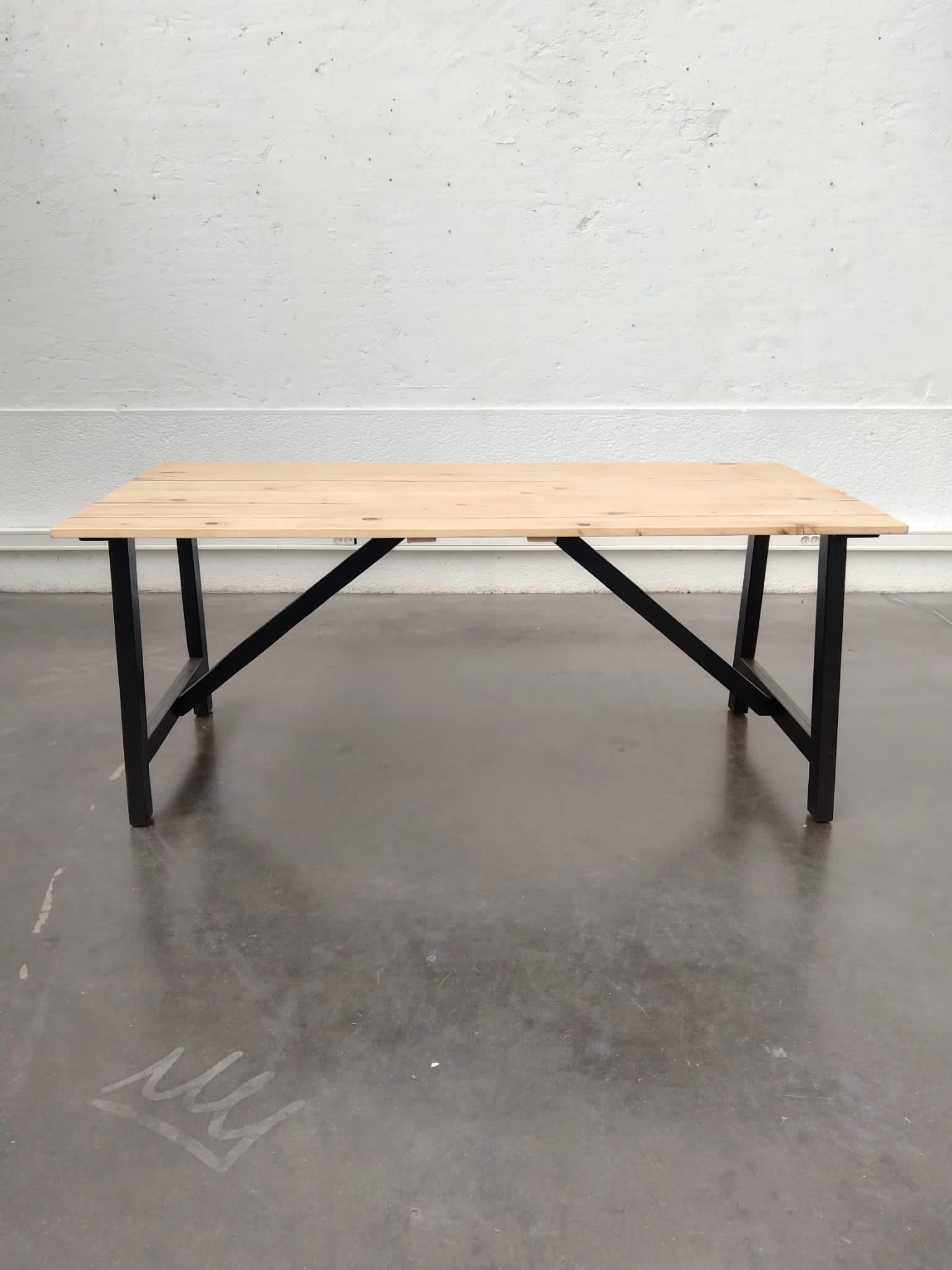 Pine table