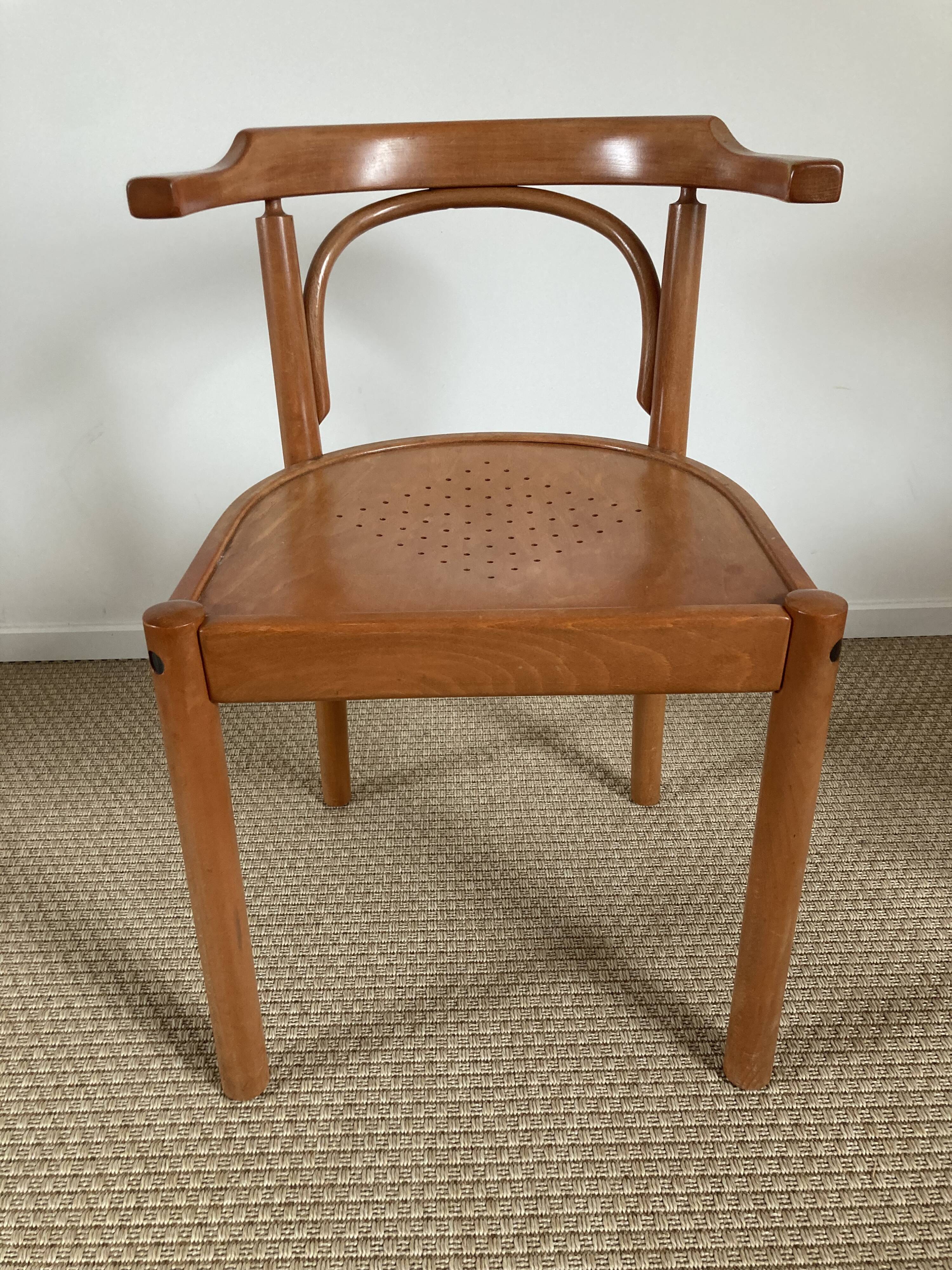 Lot 4 chairs