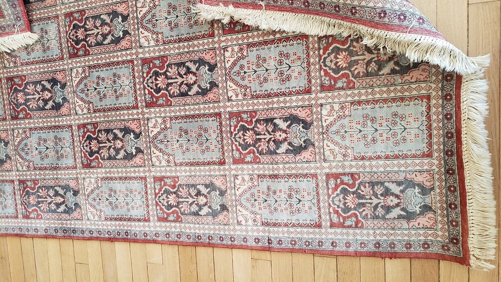 Hand-knotted wool carpet