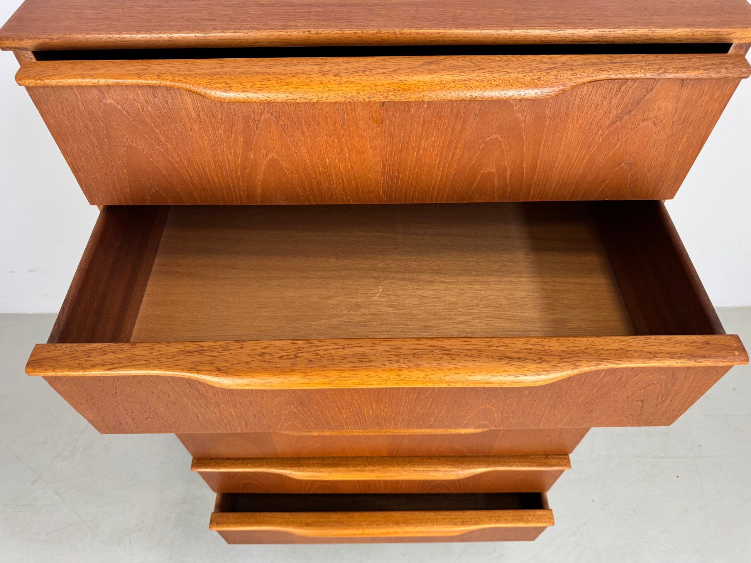 Commode vintage Austinsuite.
