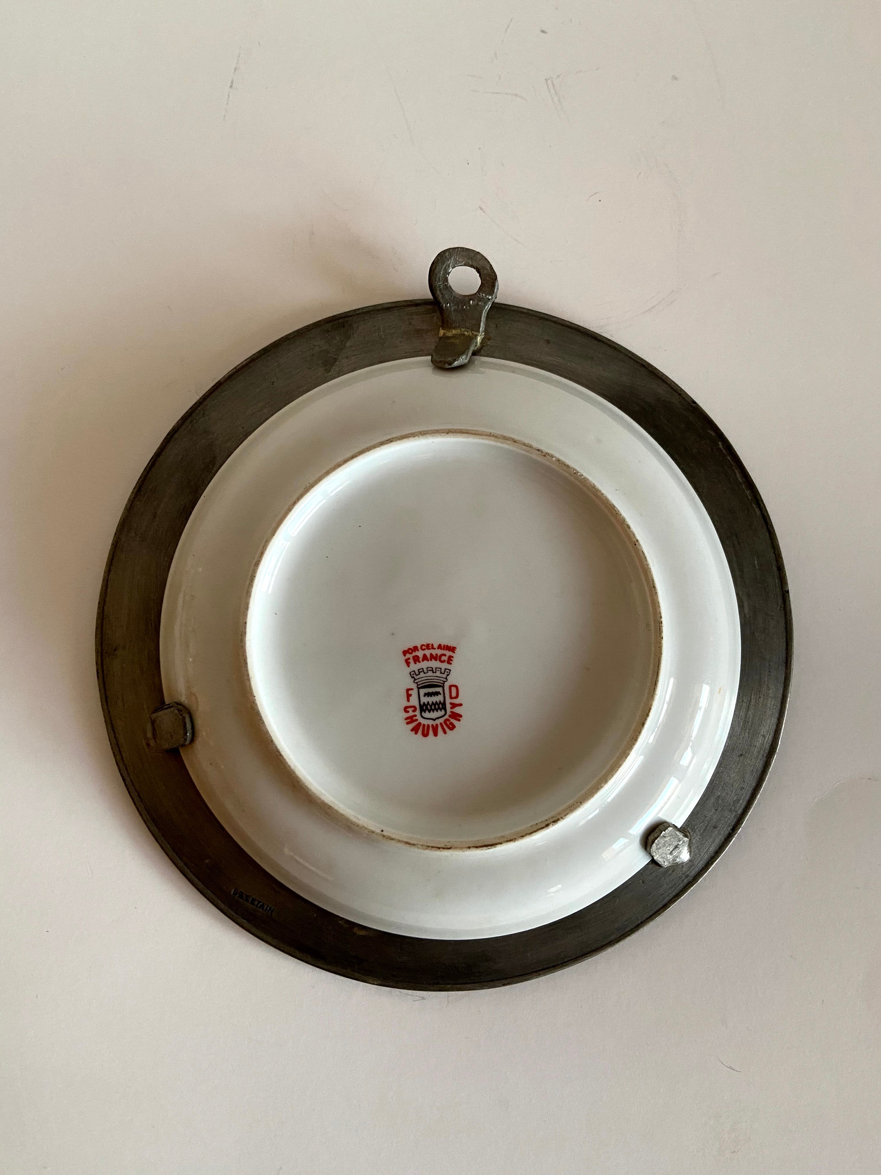 Decorative tin contour plate