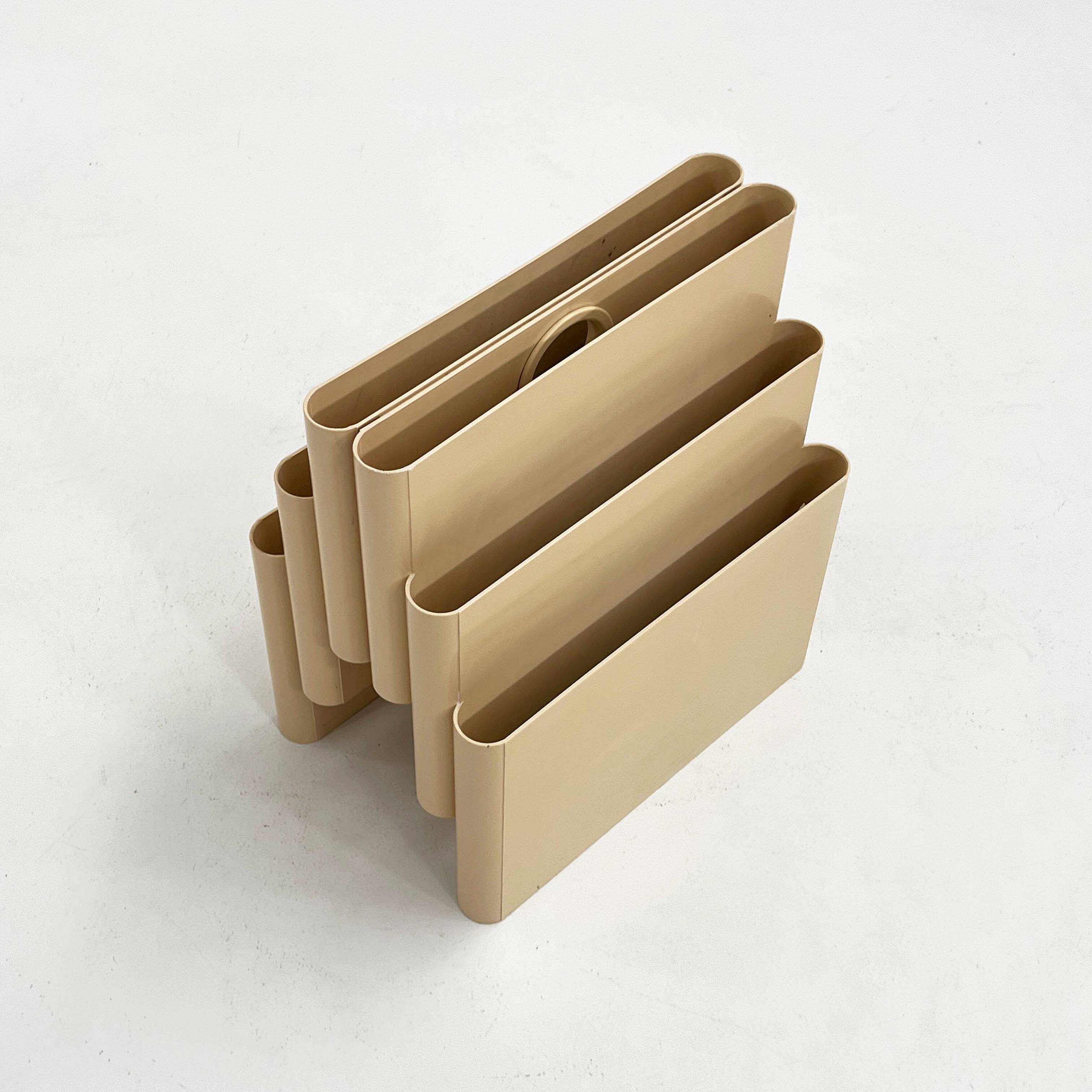 Cream magazine rack by Giotto Stoppino for Kartell, 1970