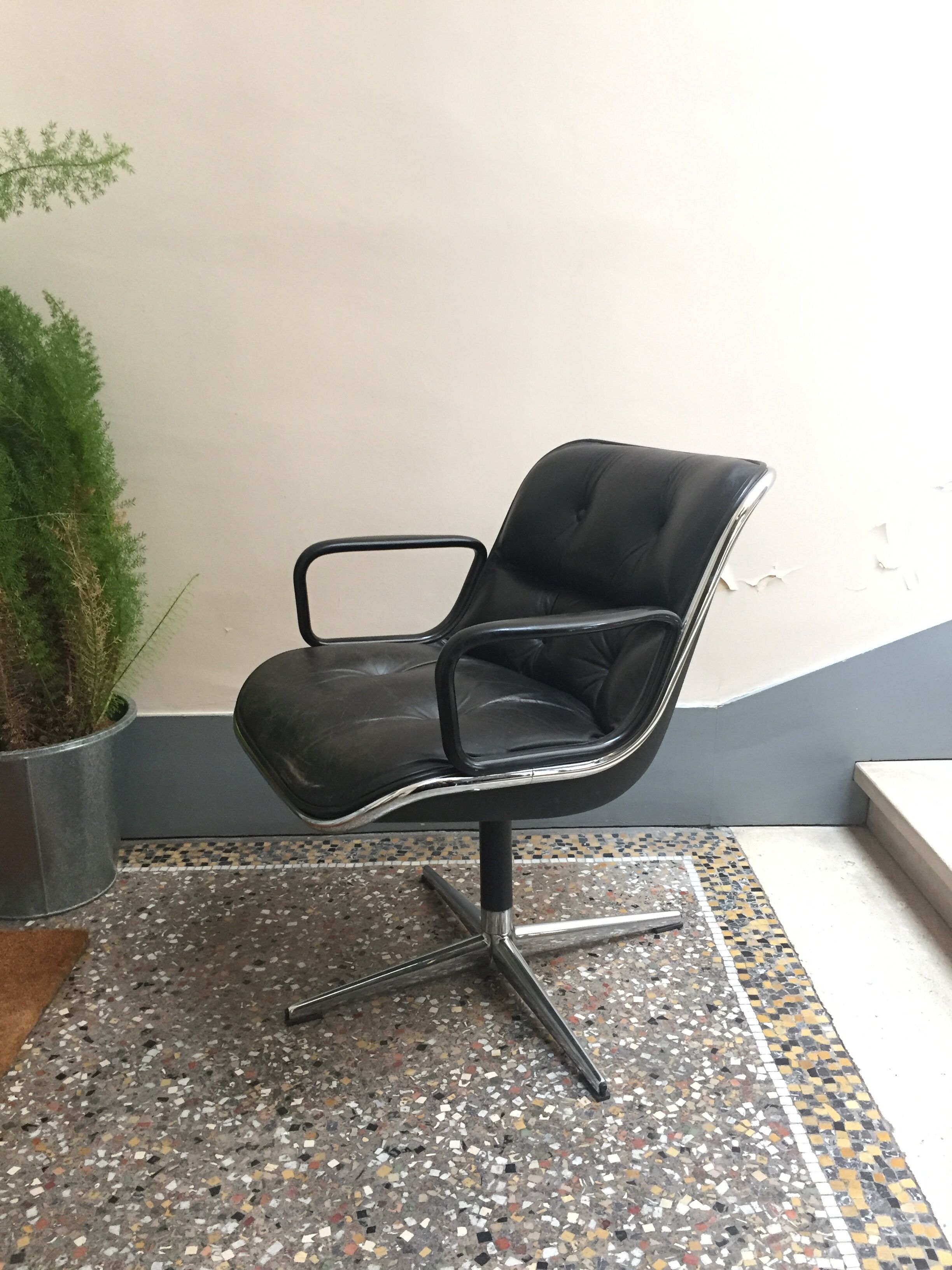 Charles Pollock office armchair, leather, 1970