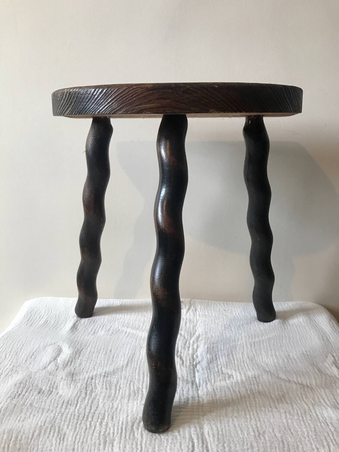 Cowherd tripod stool