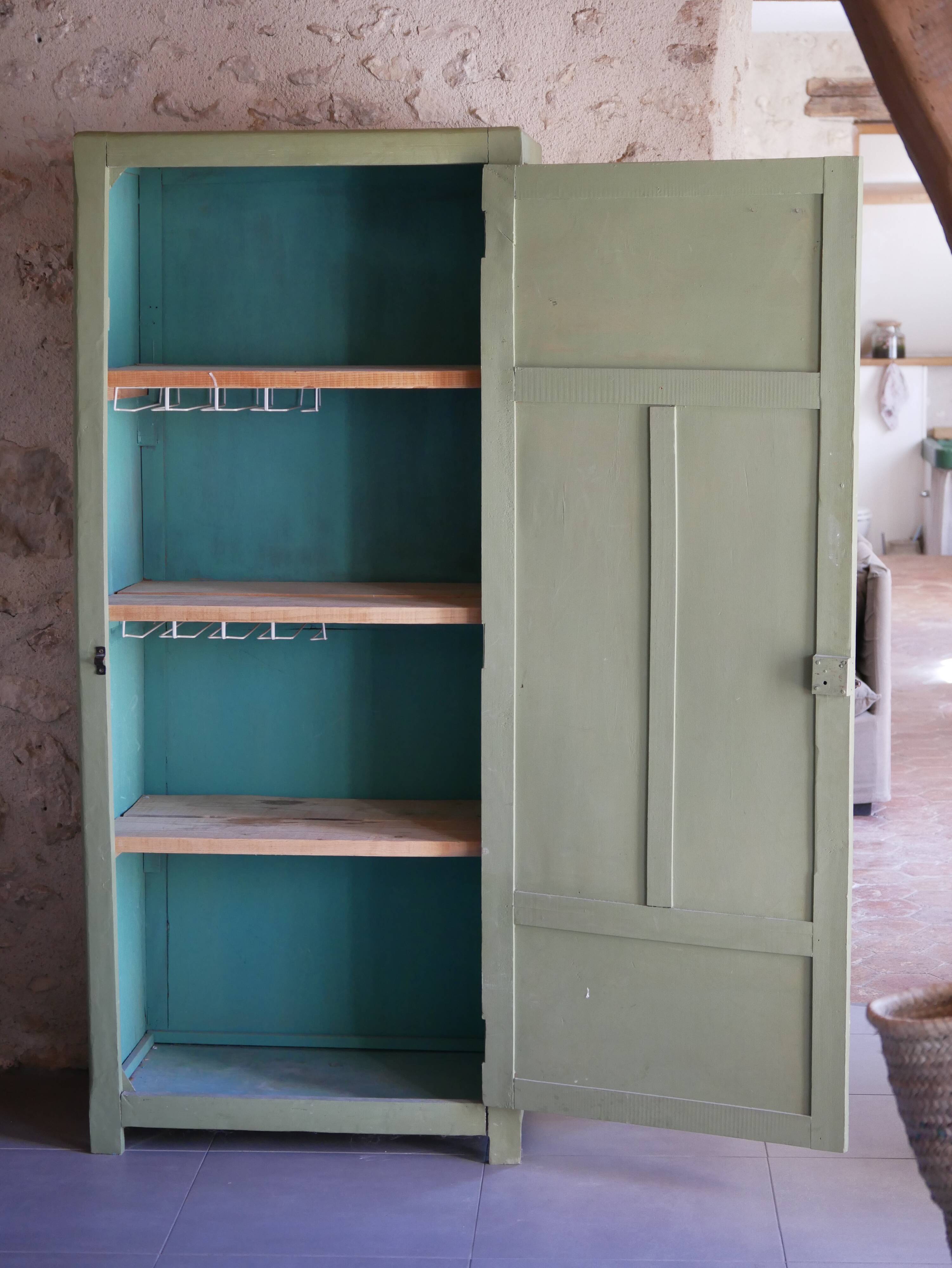 Armoire parisienne