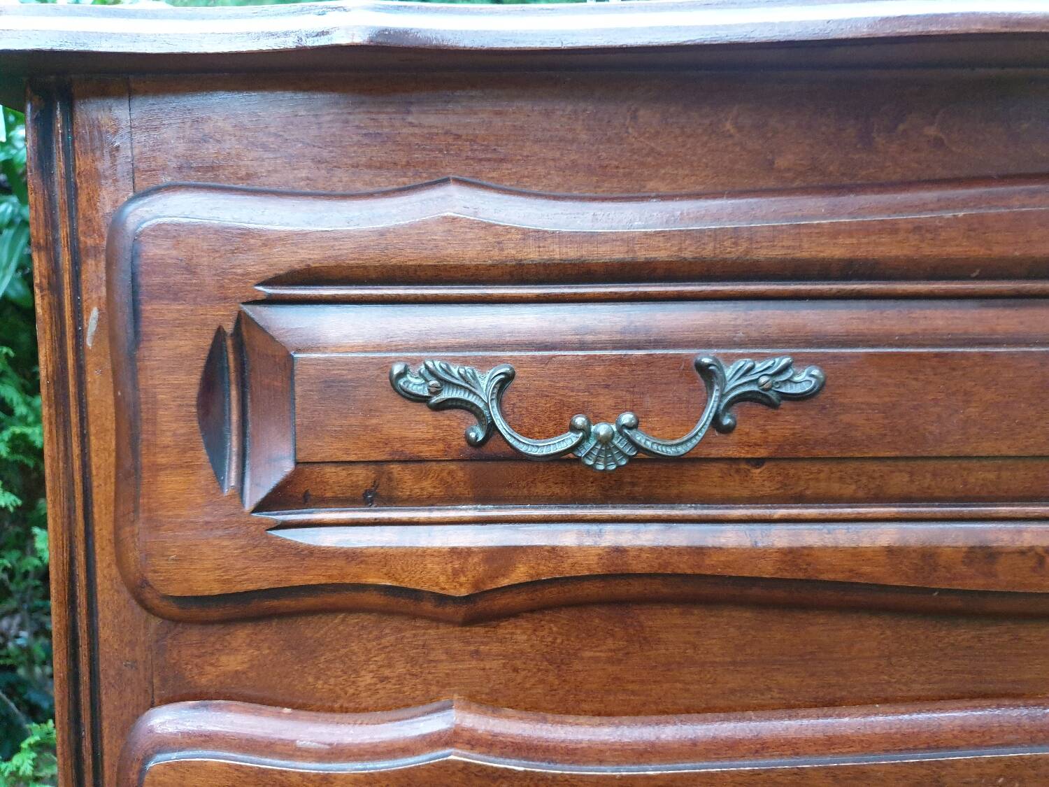 Commode Louis XV en merisier massif