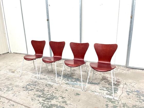 Set of 4 non branded butterfly chairs