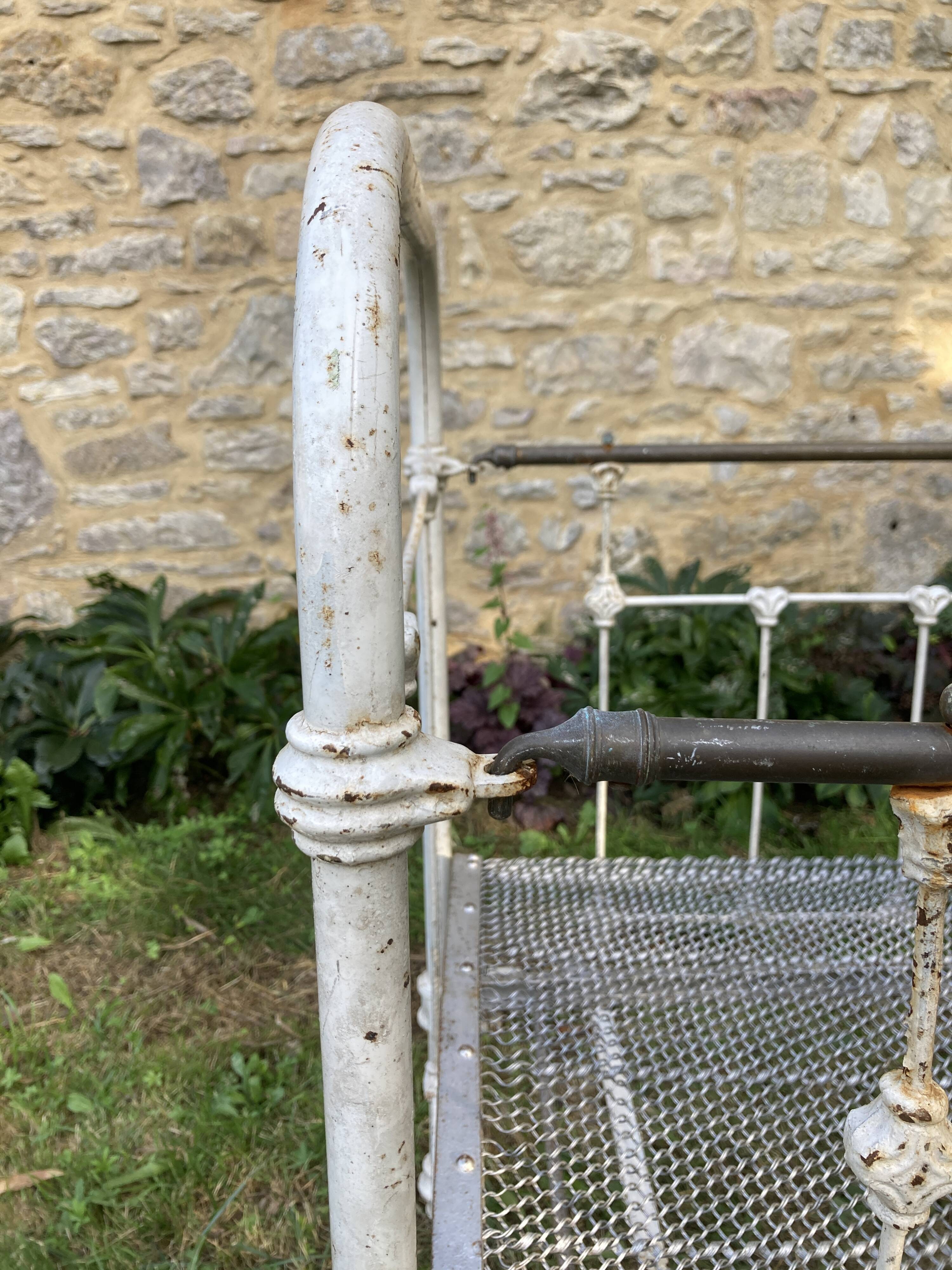 Iron bed for children