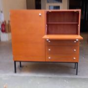 Sideboard Pierre Guariche Meurop modèle 1293 en Teck