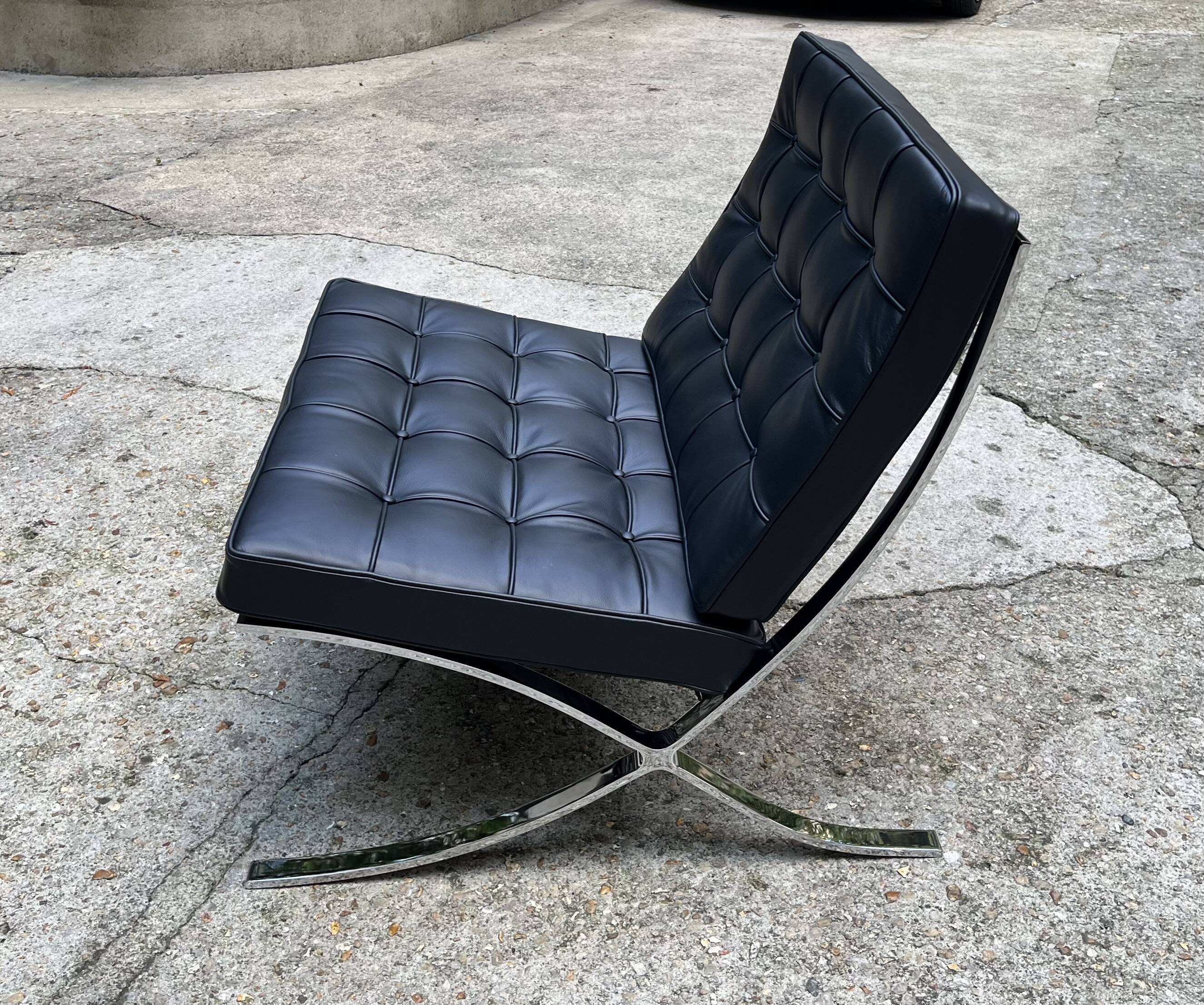 Fauteuil Barcelona Mies van der Rohe pour Knoll