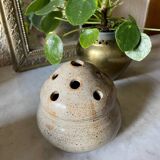 For vintage sandstone flower