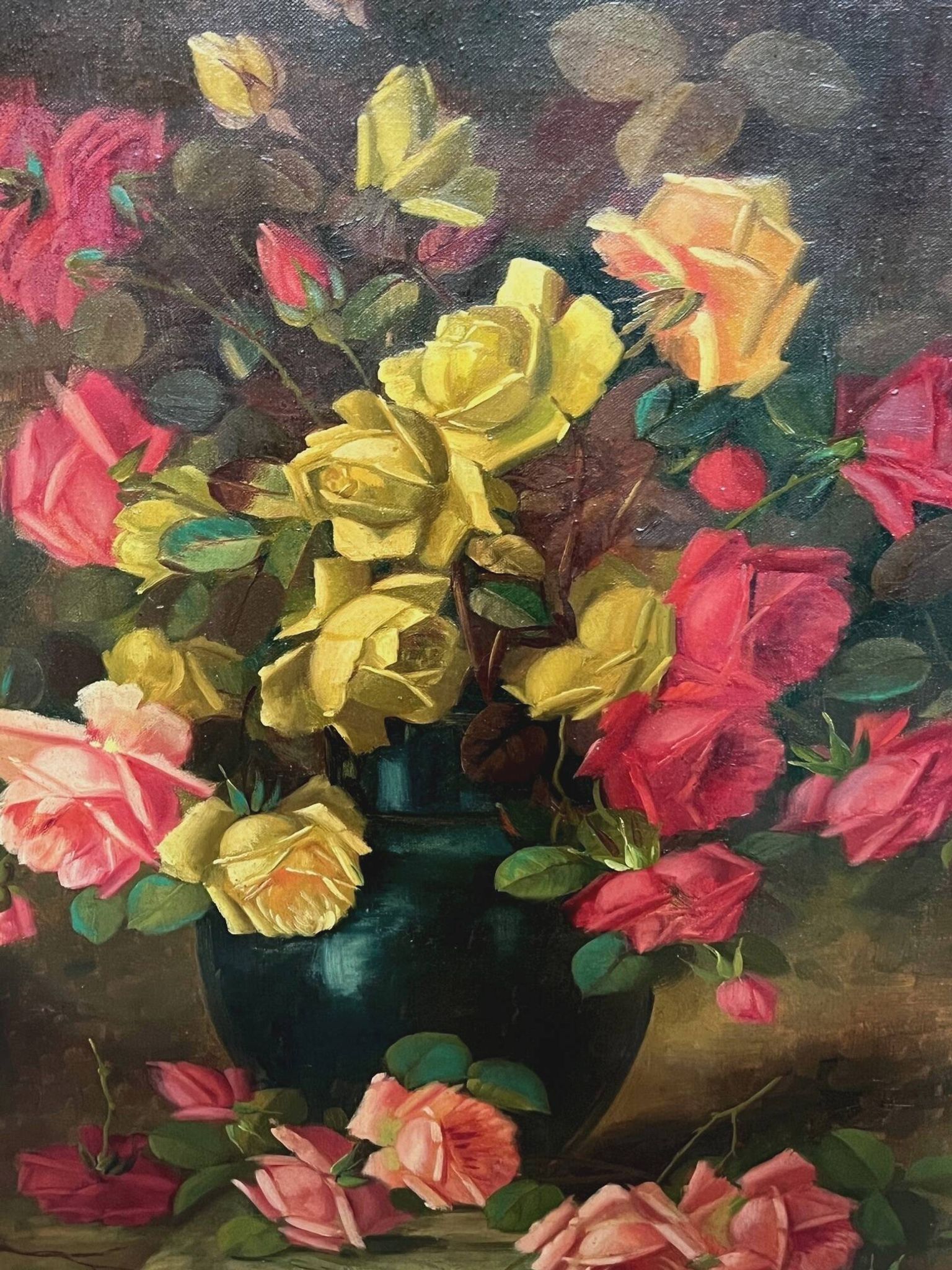 Nature morte ancienne signée avec des roses.