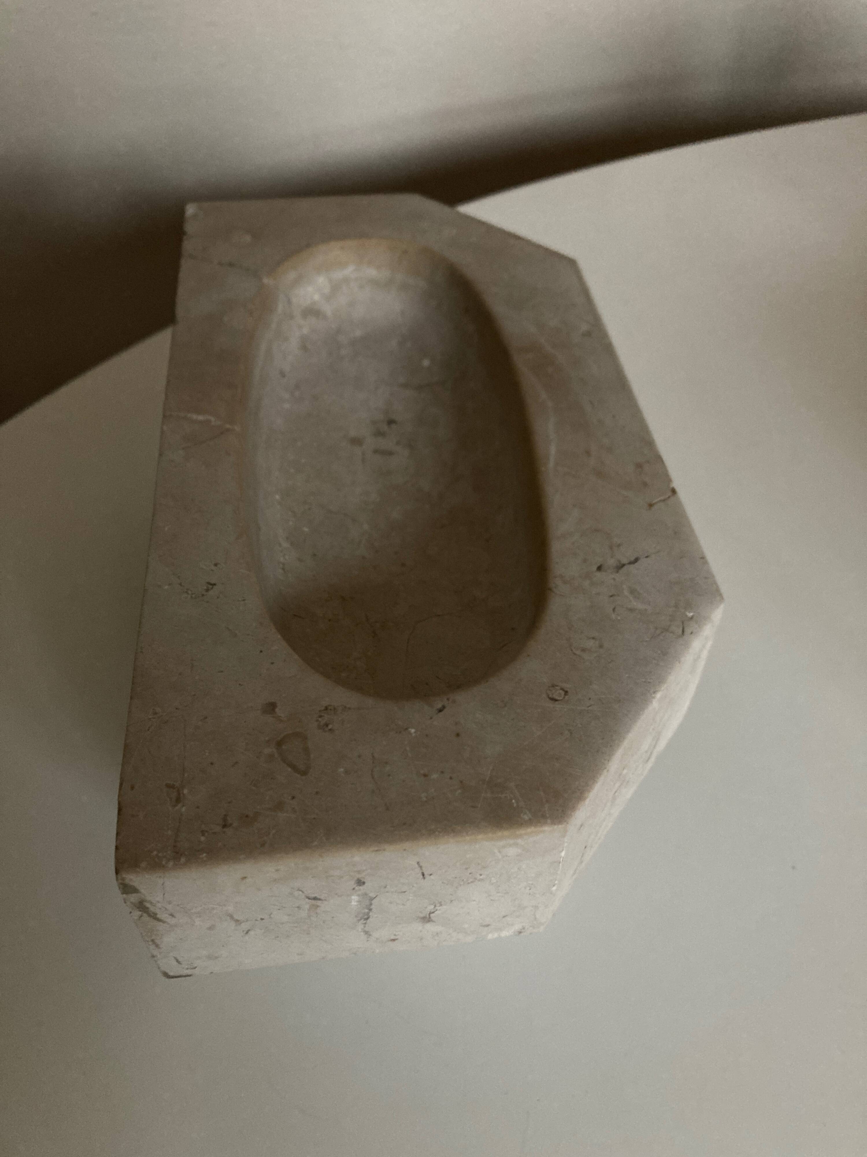 Monastery stone font XS bastide soap holder