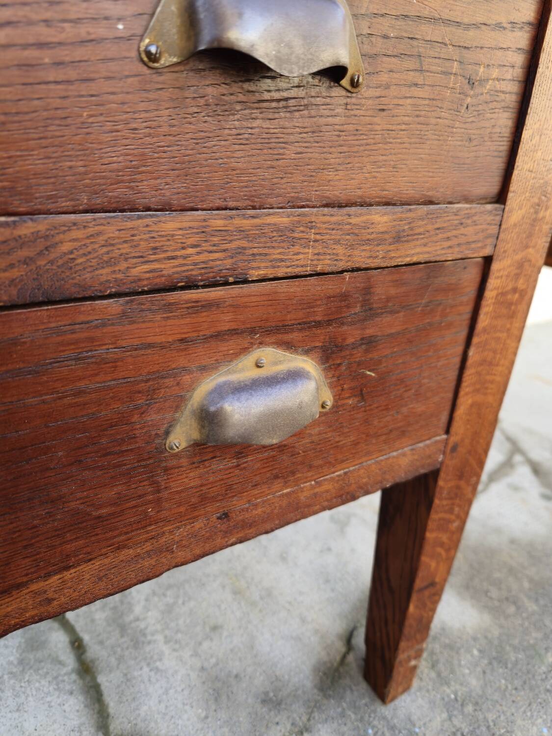 Antique solid oak desk from the 1900s