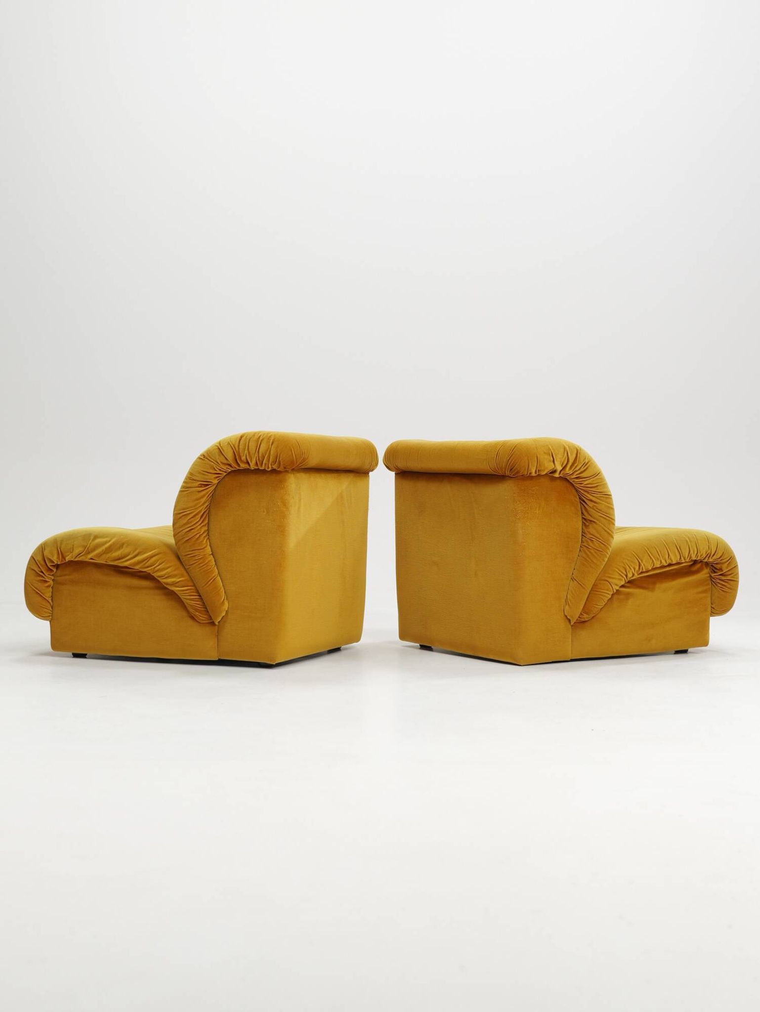 Pair of Tiffany Doimo Salotti lounge chairs, 1970s