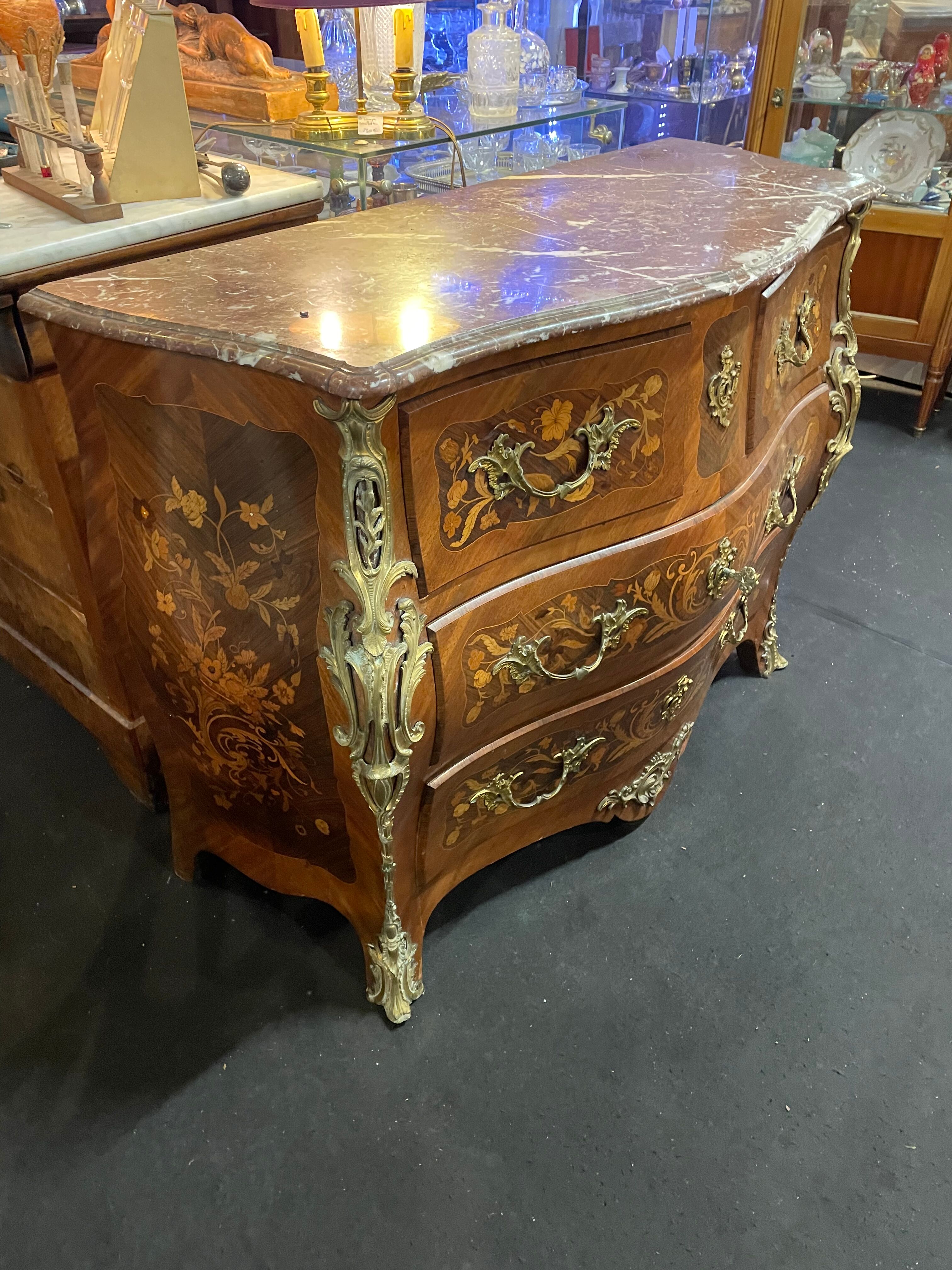 Tomb Chest of Drawers