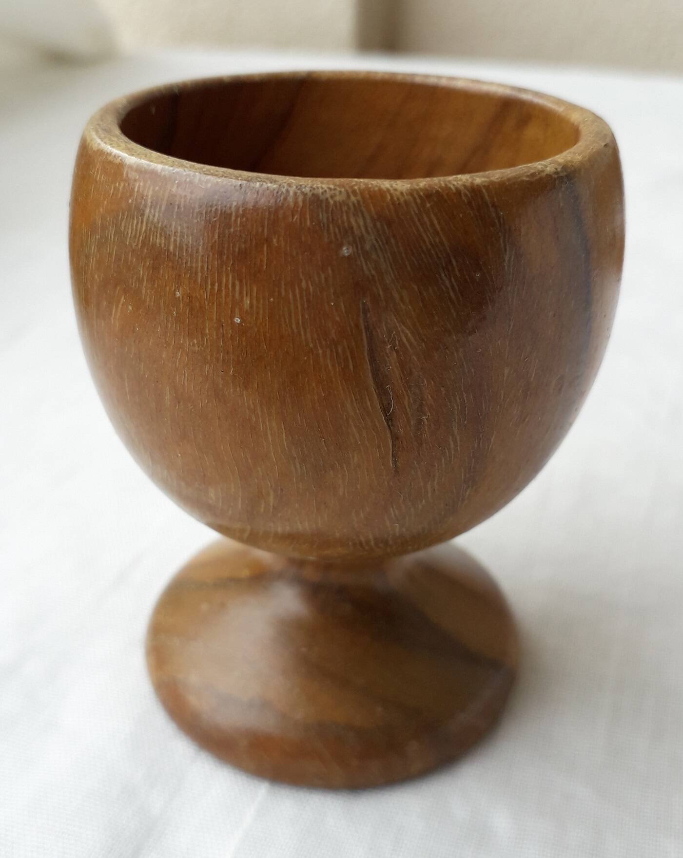 6 wooden egg cups