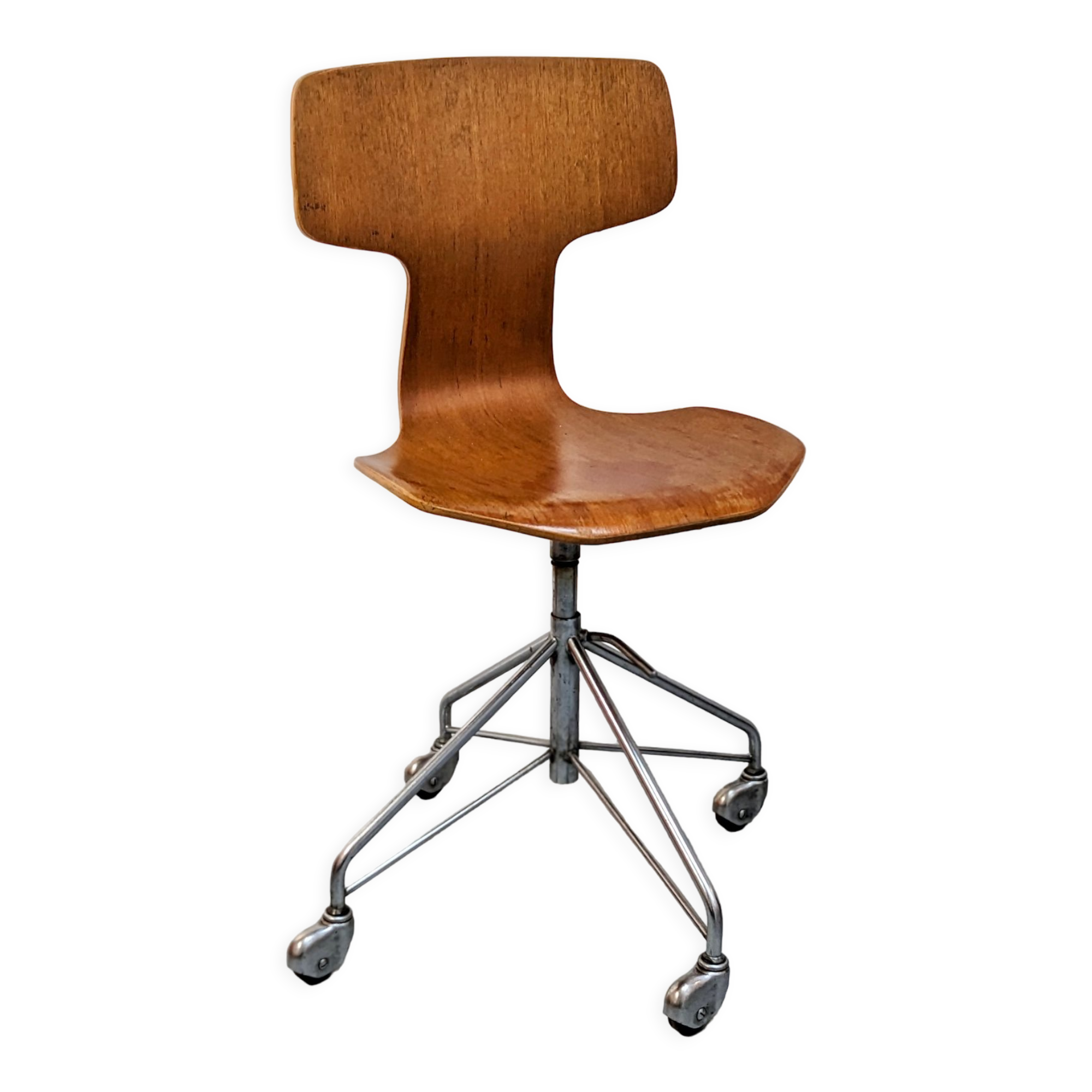Office chair model hammer N°3103" by Arne Jacobsen
