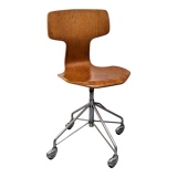 Office chair model hammer N°3103" by Arne Jacobsen