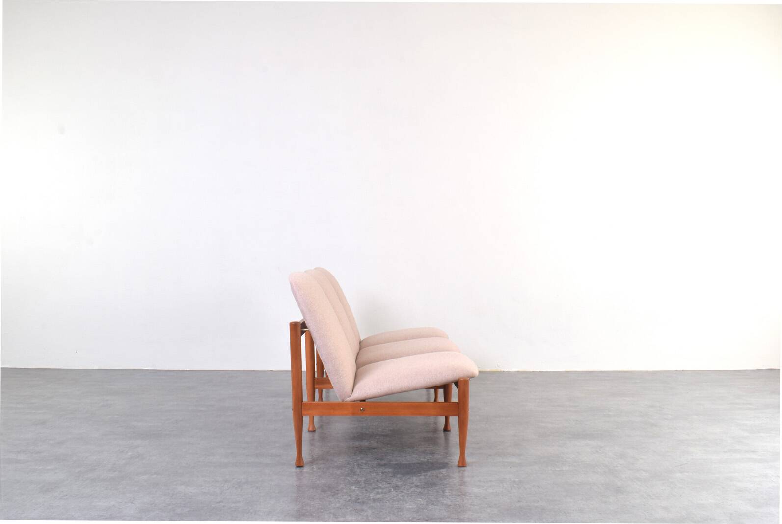 Canapé Mid-Century par Marian Grabiński, années 1960.