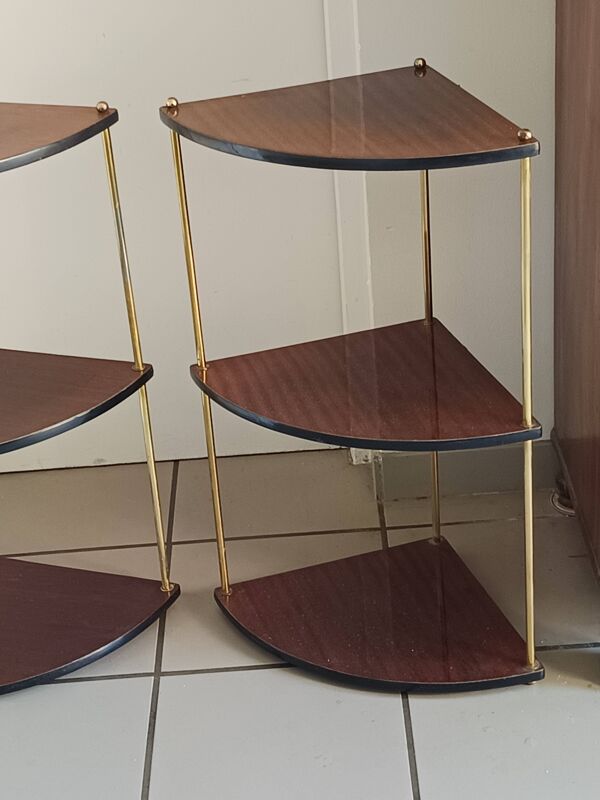 Paire d’étagères d’angle vintage en bois et métal doré, années 60