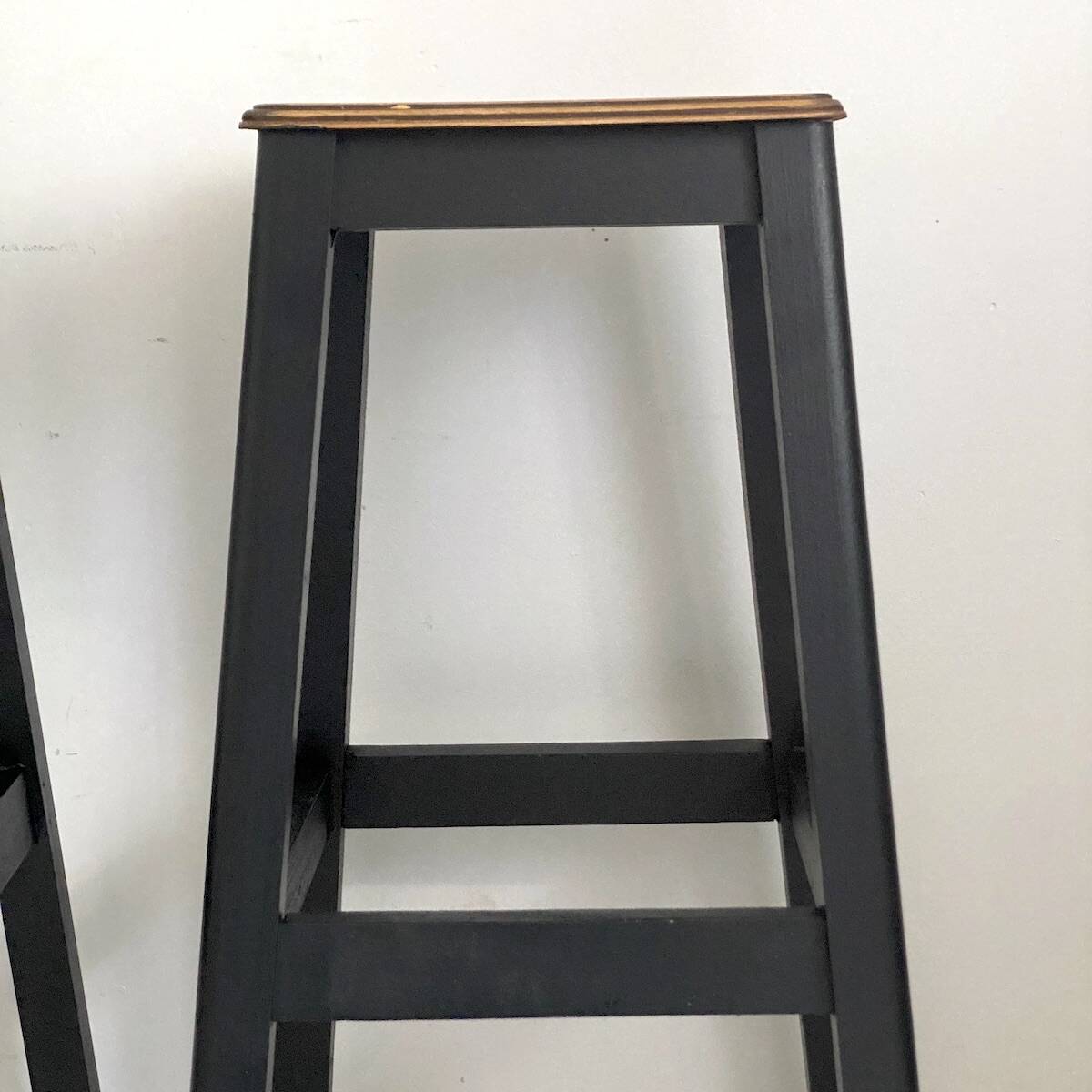 Set of 3 high workshop stools