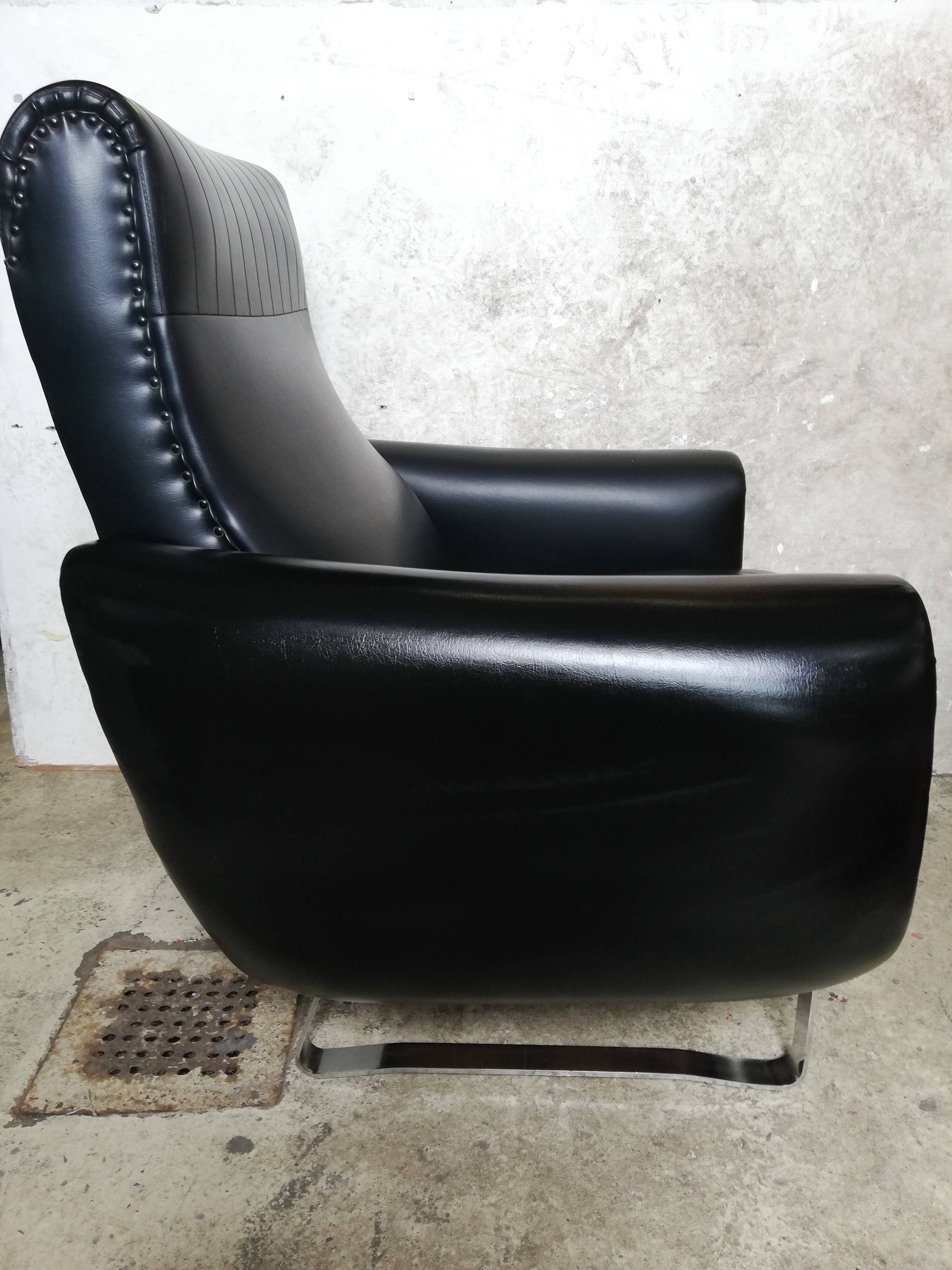 Luxury black Leather Armchair