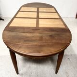 Art Deco table and six chairs in solid walnut, 20th century.