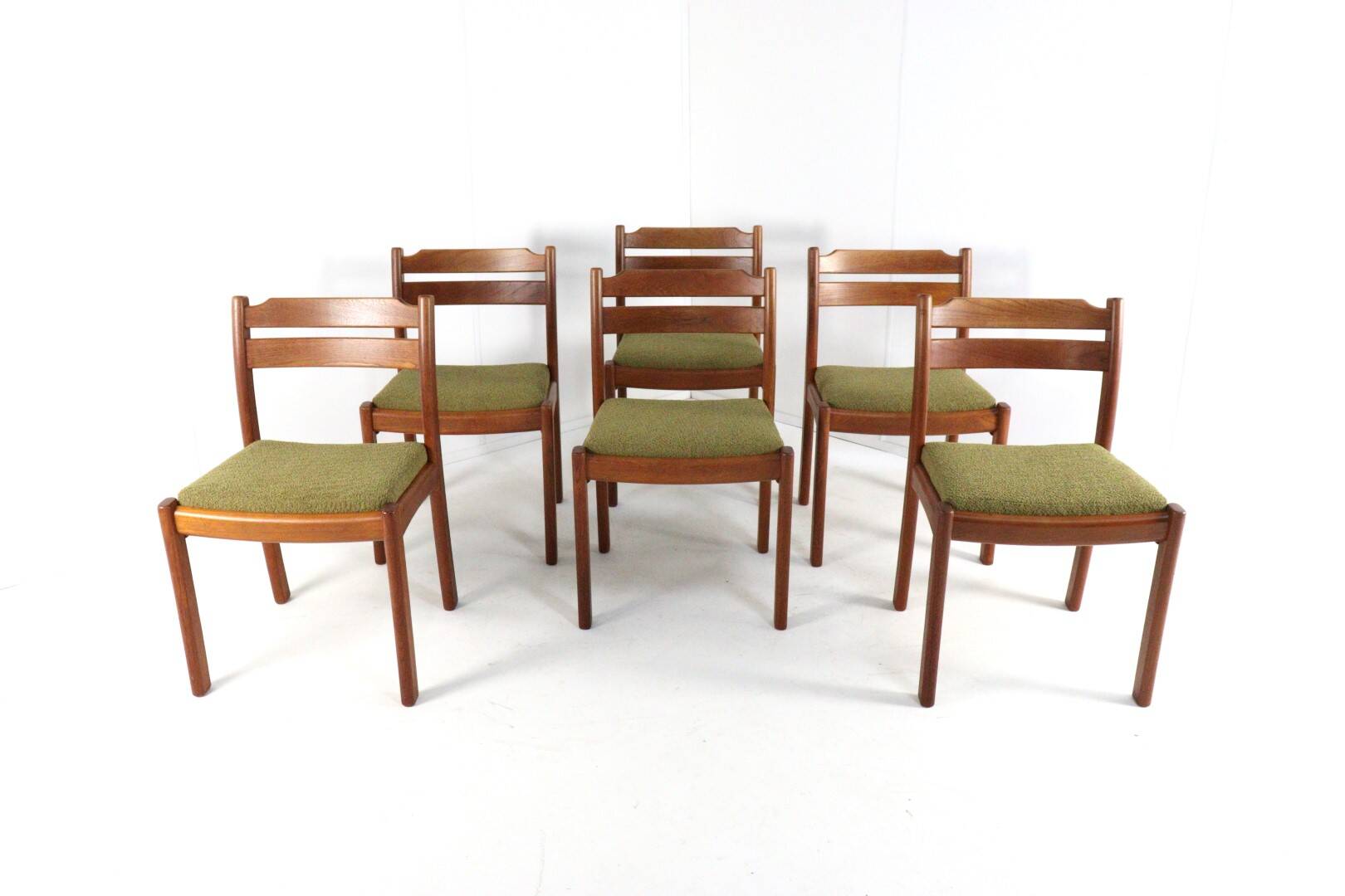 6 chaises dans le goût de Dyrlund 'Sentved'