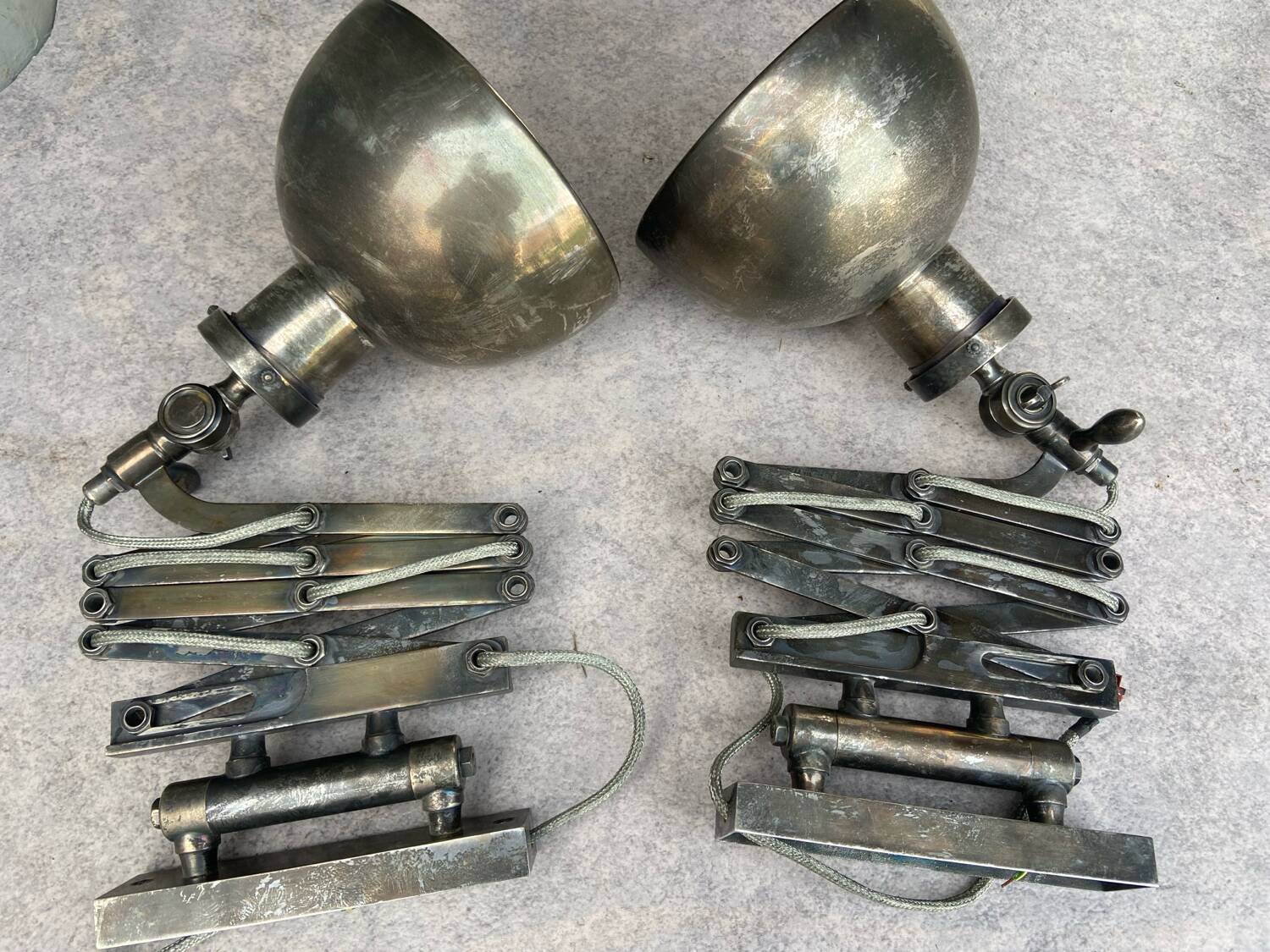 2 accordion scissors wall lights Cheoma in silver metal