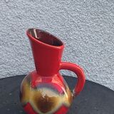 Cruche, pichet carafe en céramique émaillée rouge et beige design et vintage