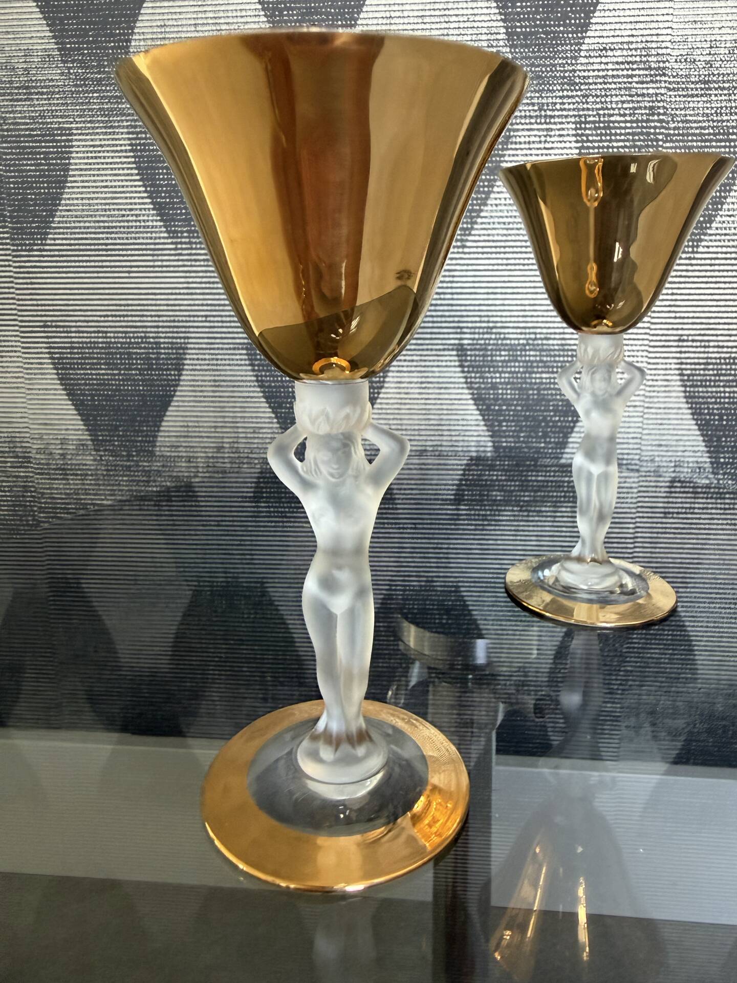 "Pair of cocktail glasses attributed to Bayel, Bacchante model, in ve"