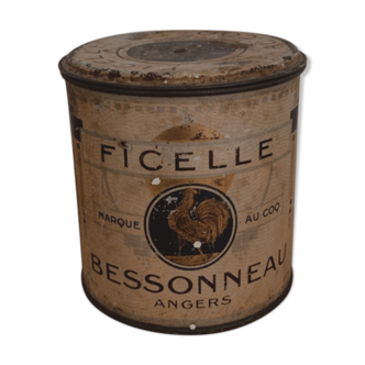 Boîte ancienne en métal