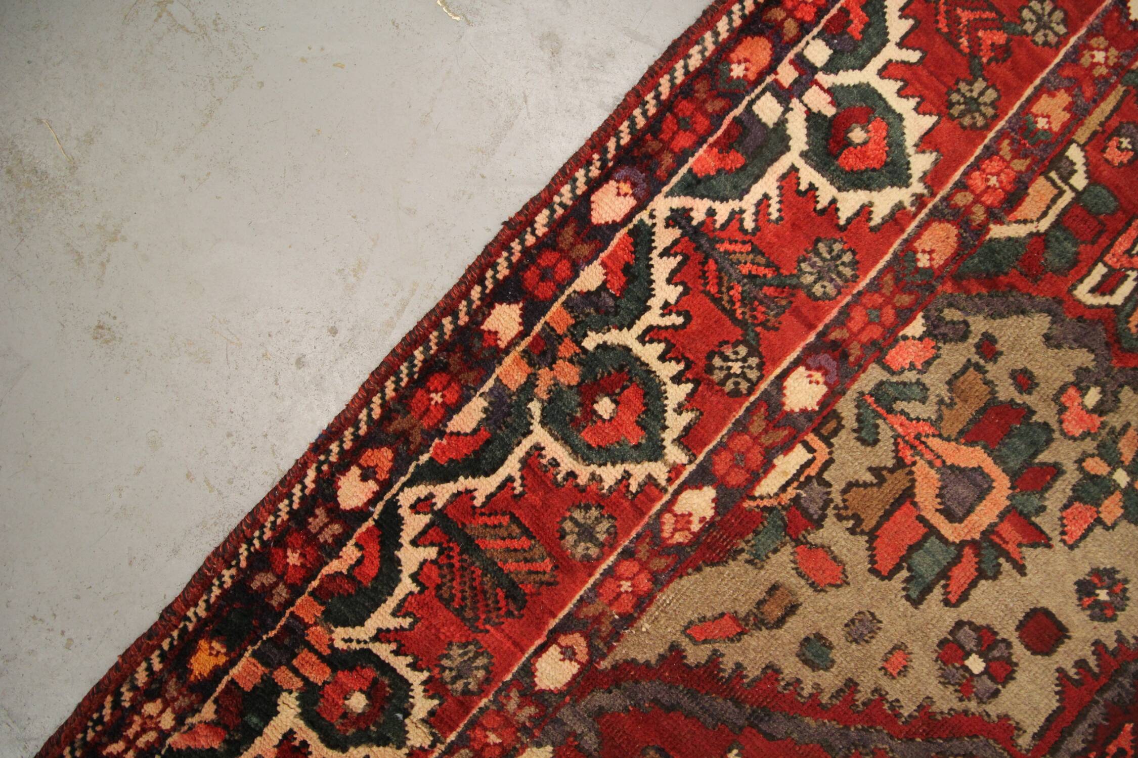 Tapis persan vintage en laine rouge tissée à la main - 211x306cm